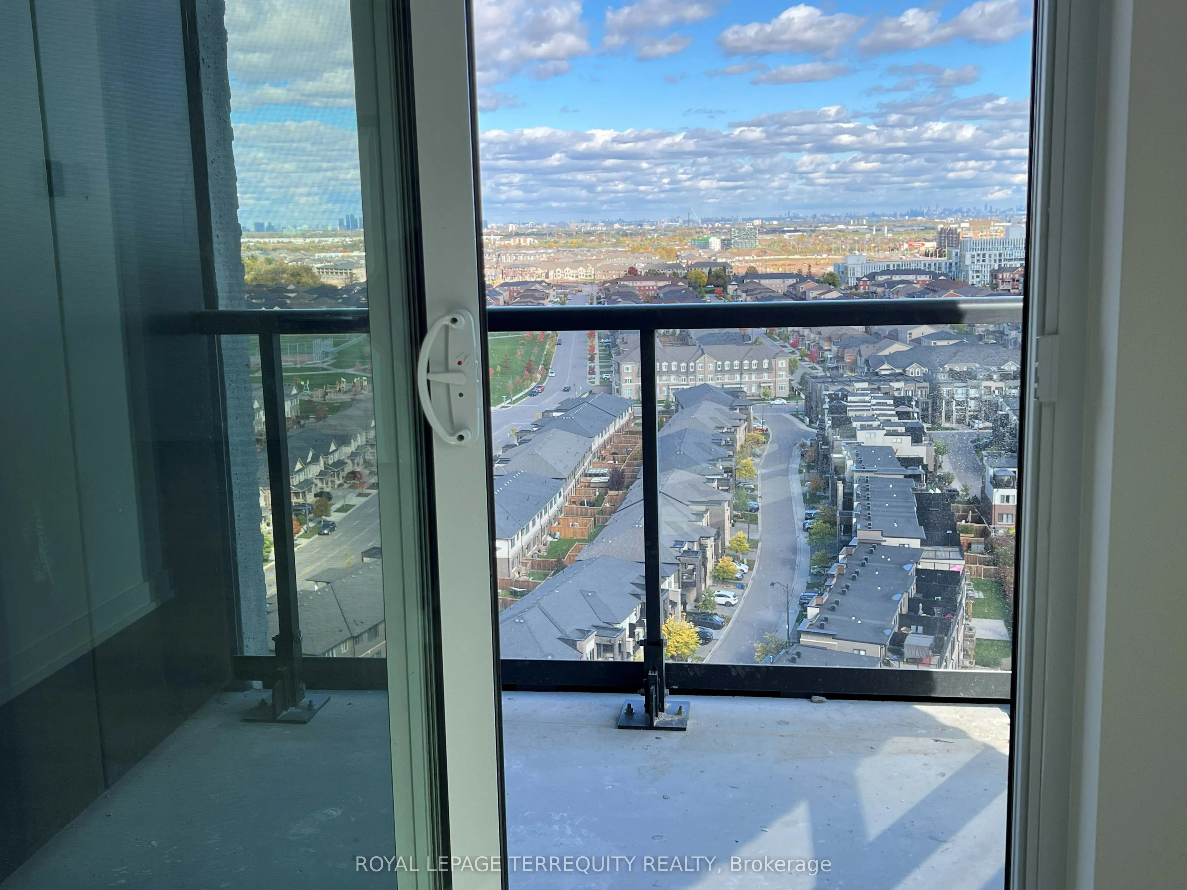 3079 Trafalgar Road, #1809