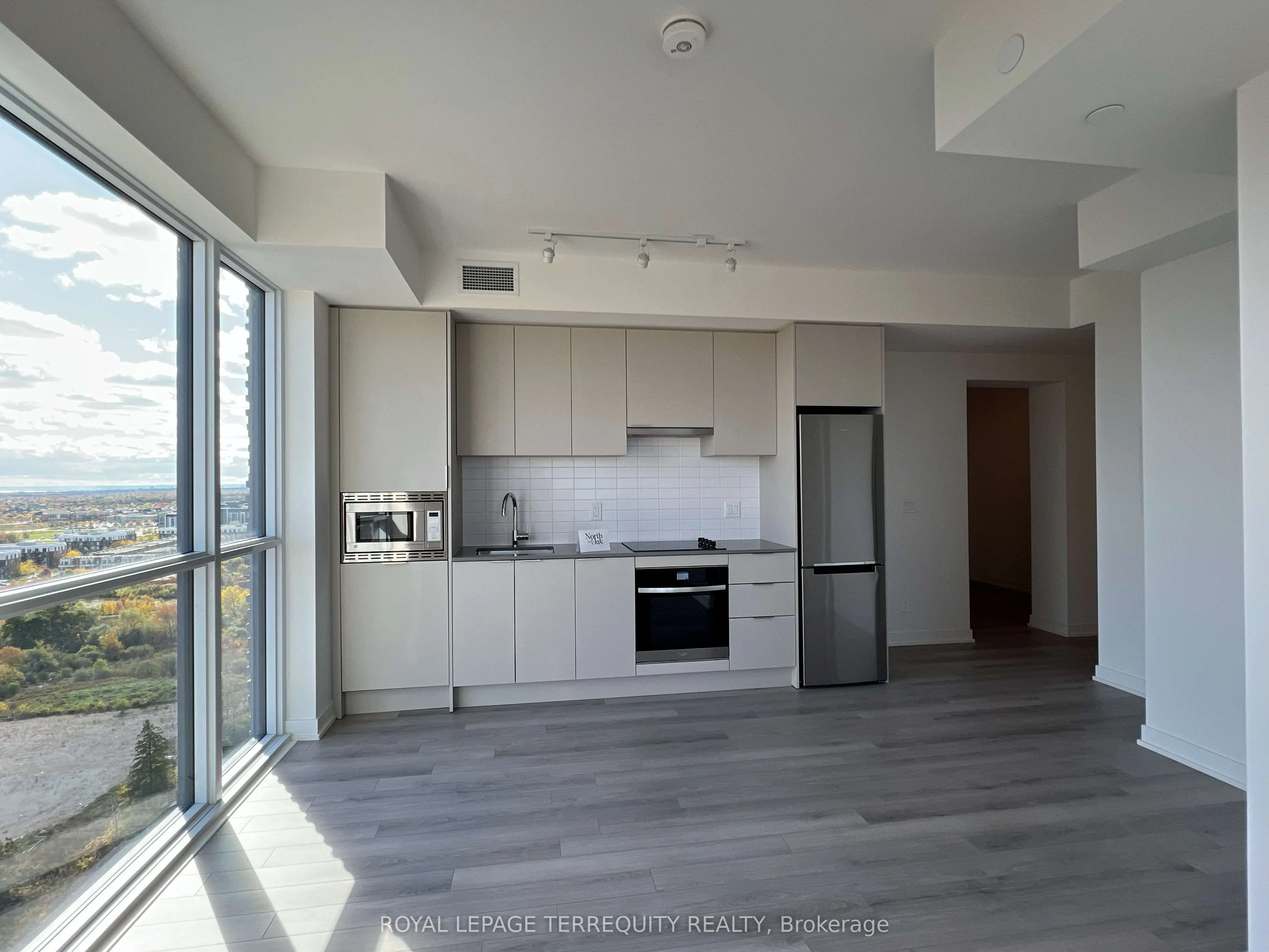 3079 Trafalgar Road, #1809