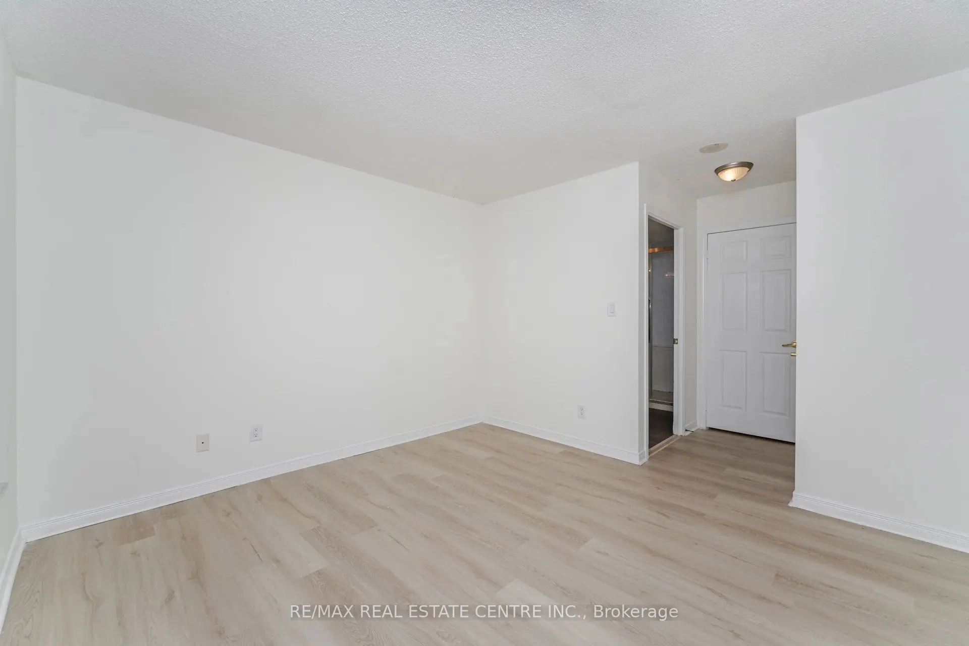 4850 Glen Erin Drive, #109