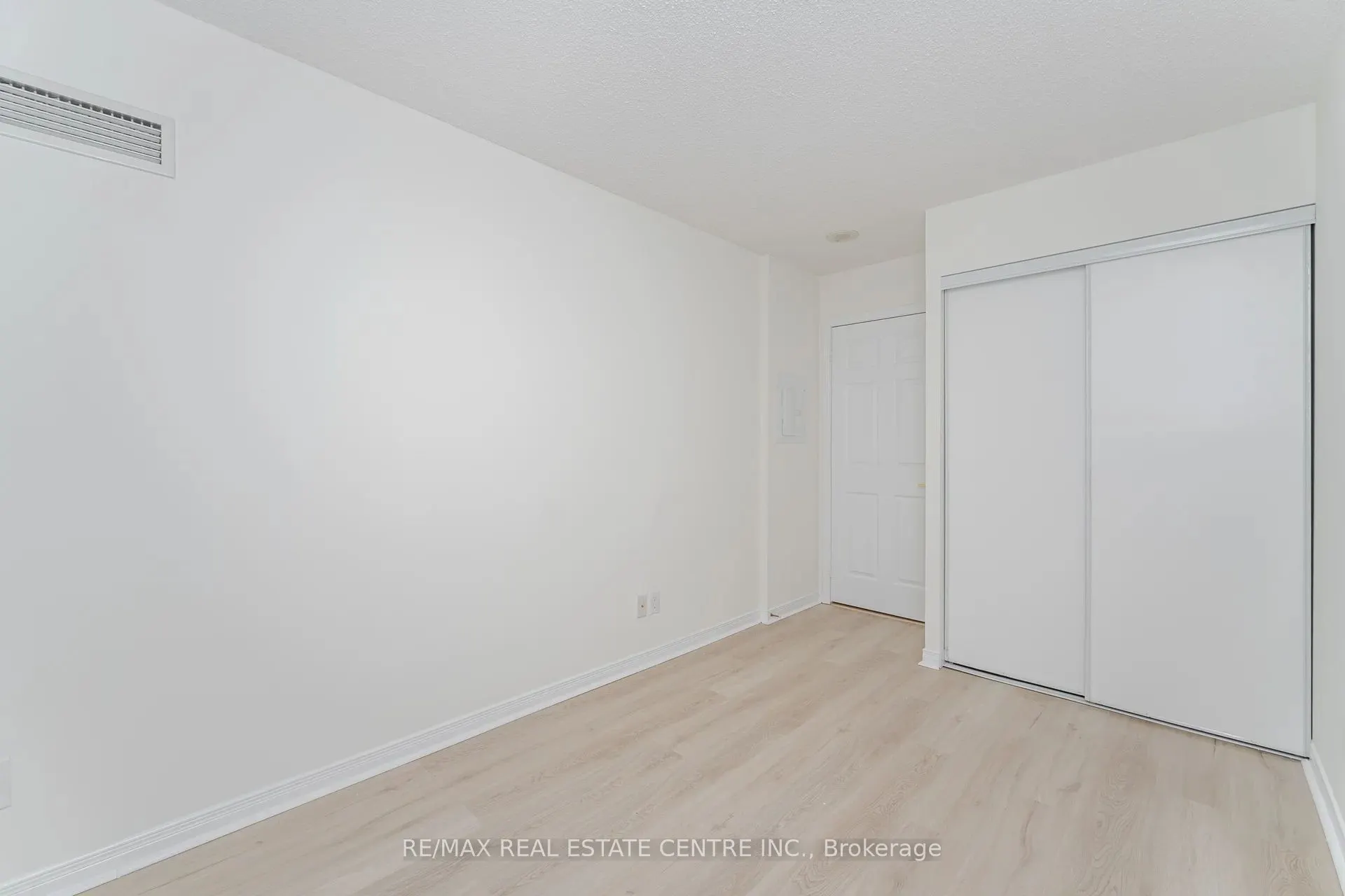 4850 Glen Erin Drive, #109