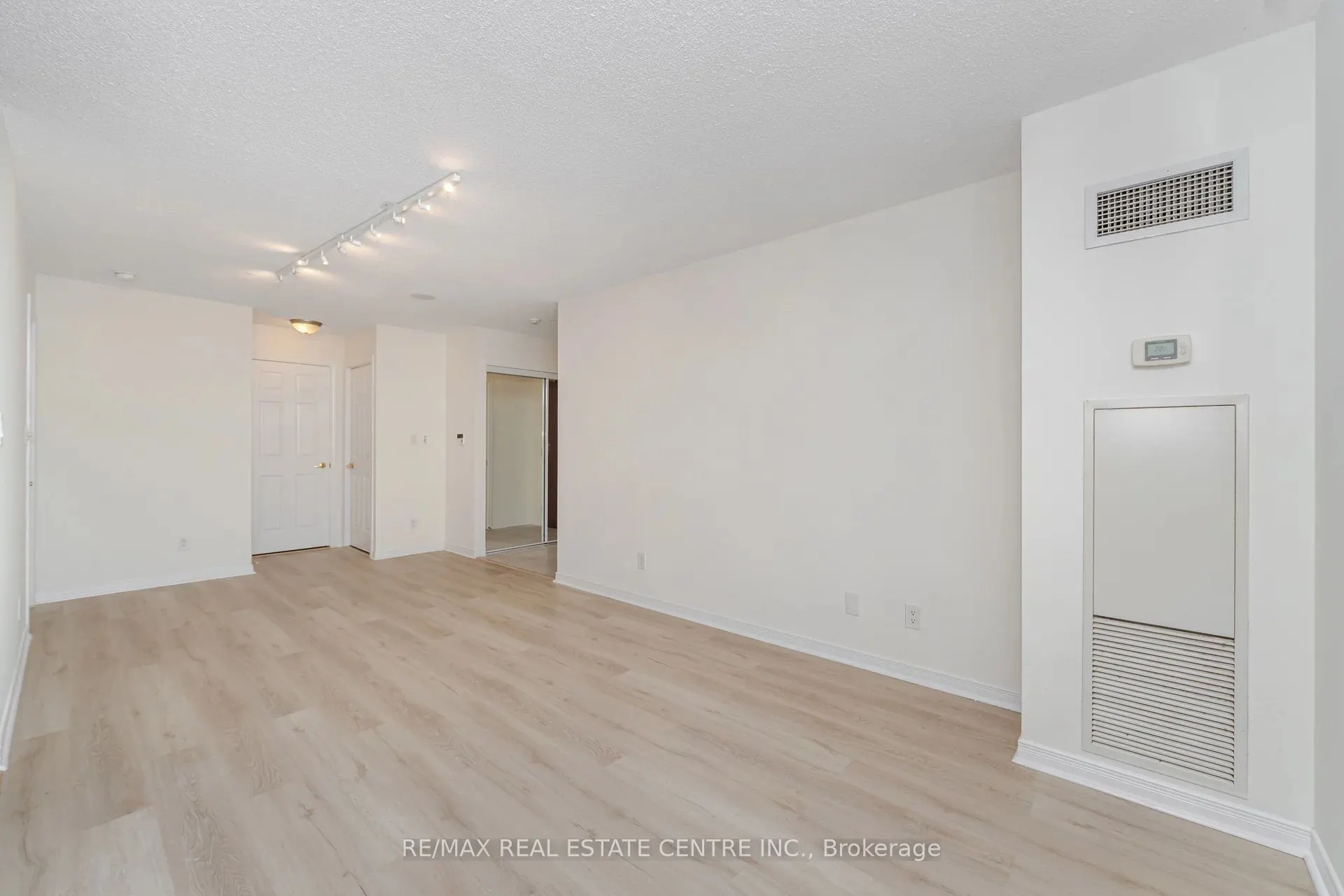 4850 Glen Erin Drive, #109
