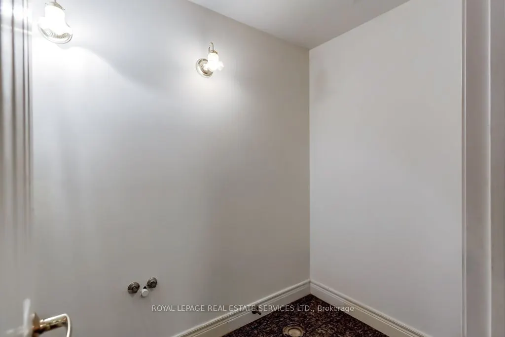 30 Anglesey Boulevard, #101