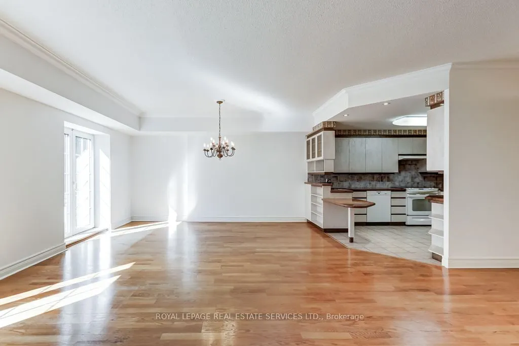 30 Anglesey Boulevard, #101