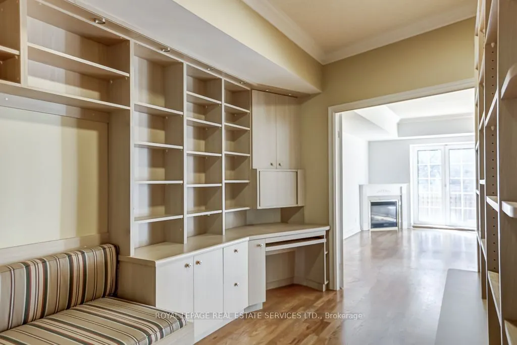 30 Anglesey Boulevard, #101