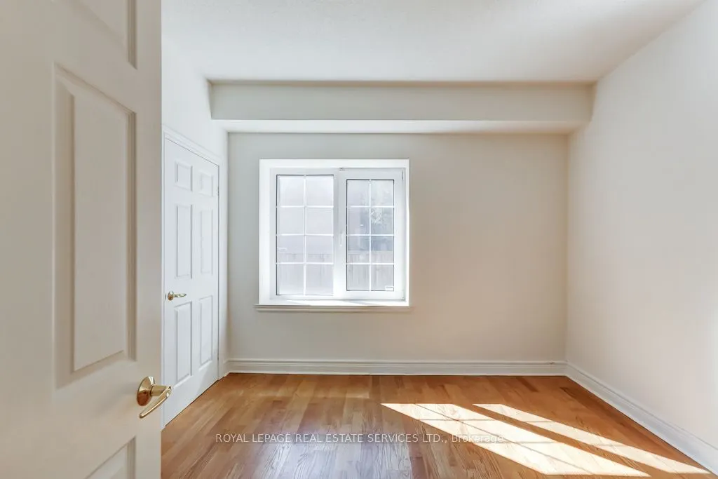 30 Anglesey Boulevard, #101