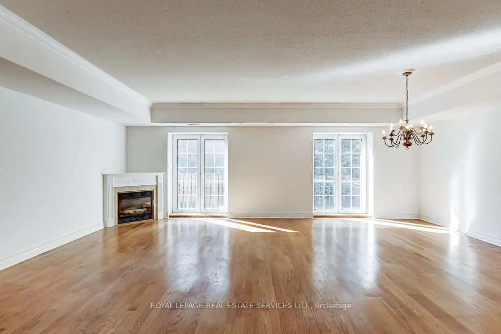 30 Anglesey Boulevard, #101