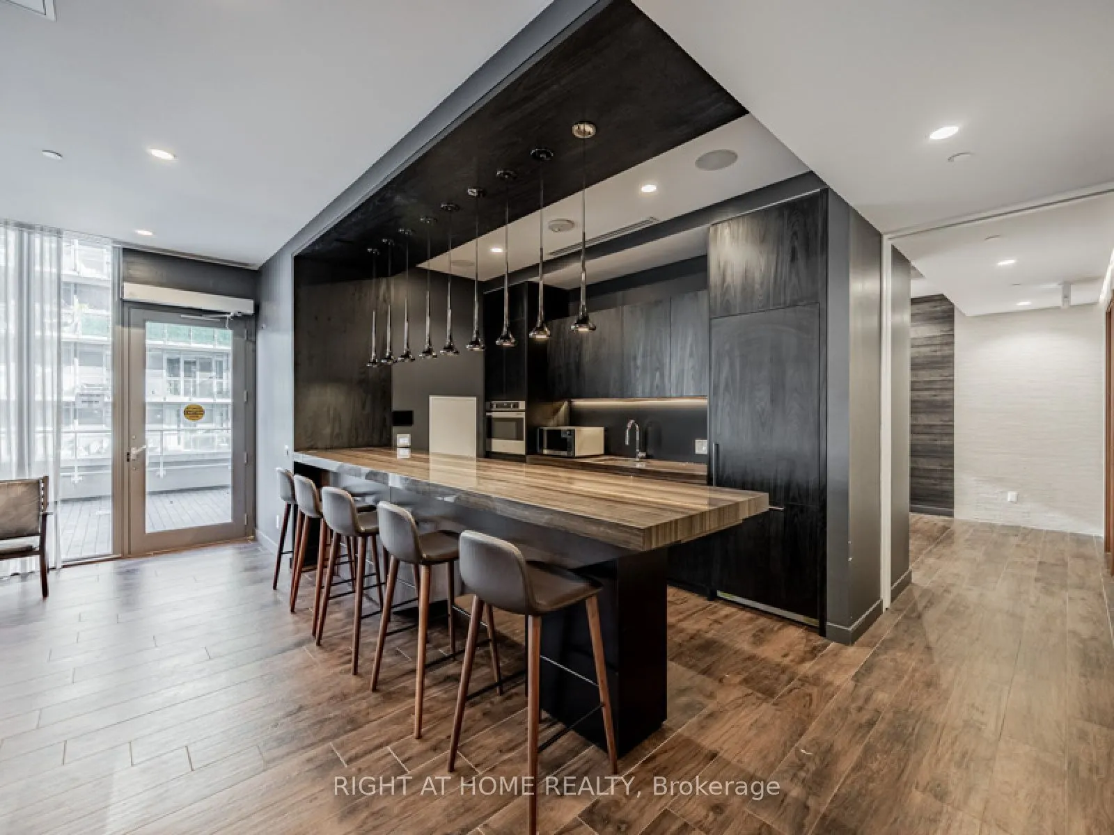 70 ANNIE CRAIG Drive, #3009