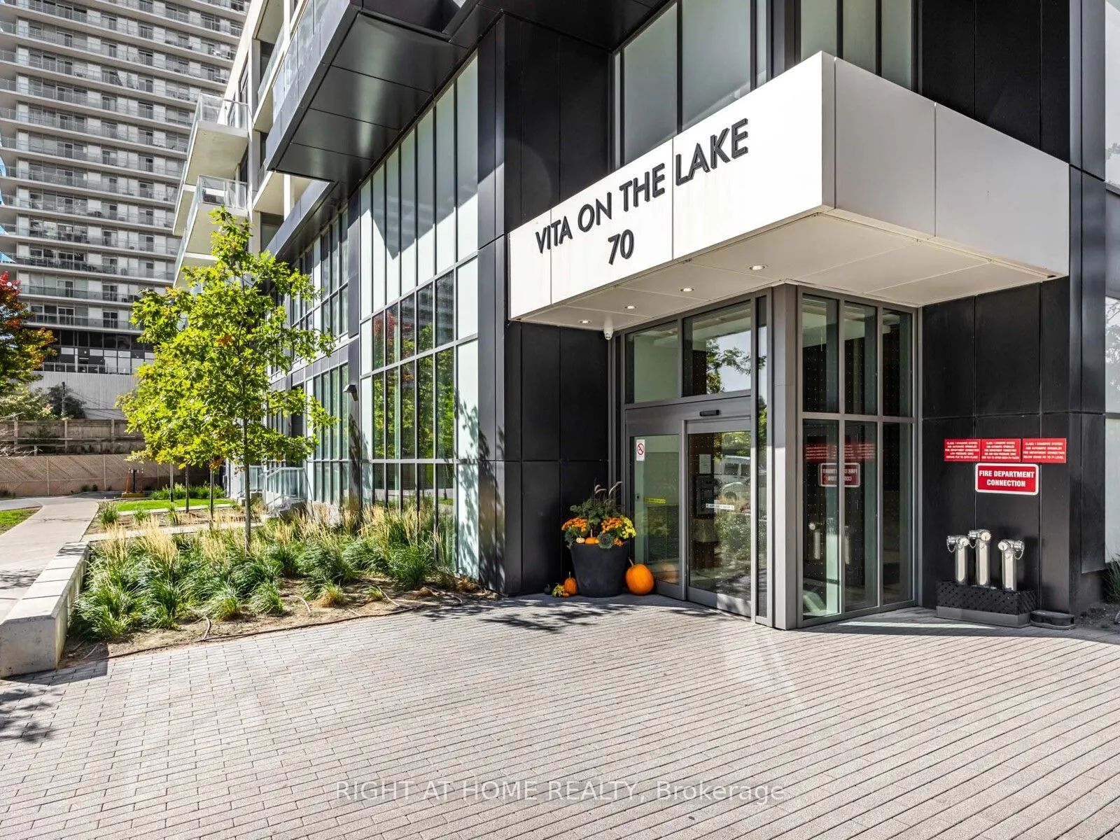 70 ANNIE CRAIG Drive, #3009