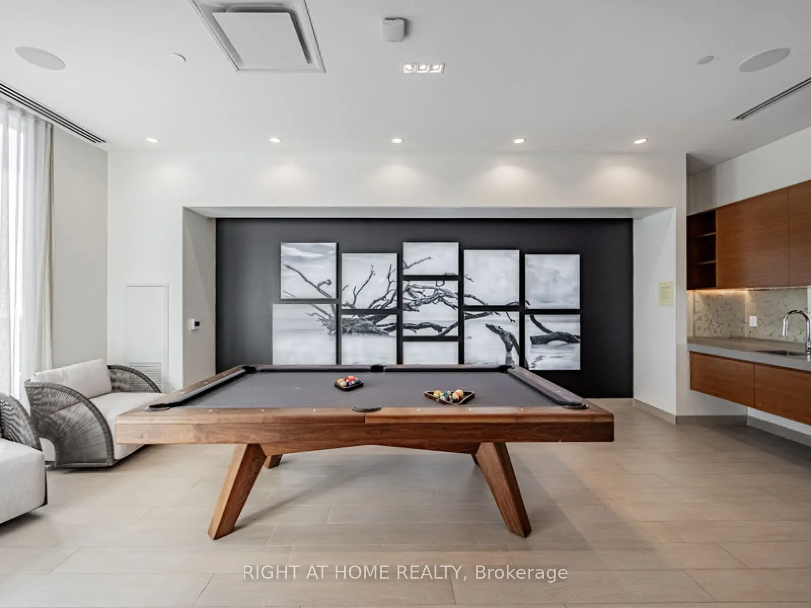 70 ANNIE CRAIG Drive, #3009