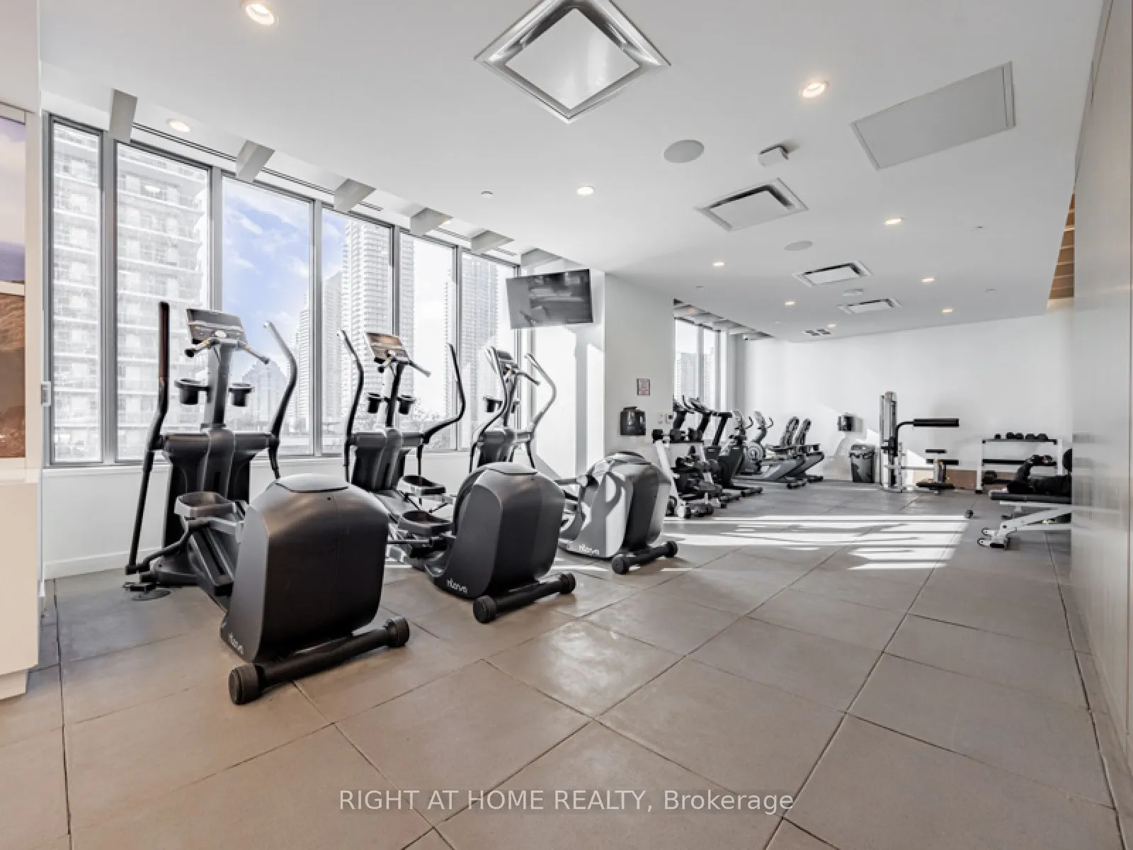 70 ANNIE CRAIG Drive, #3009