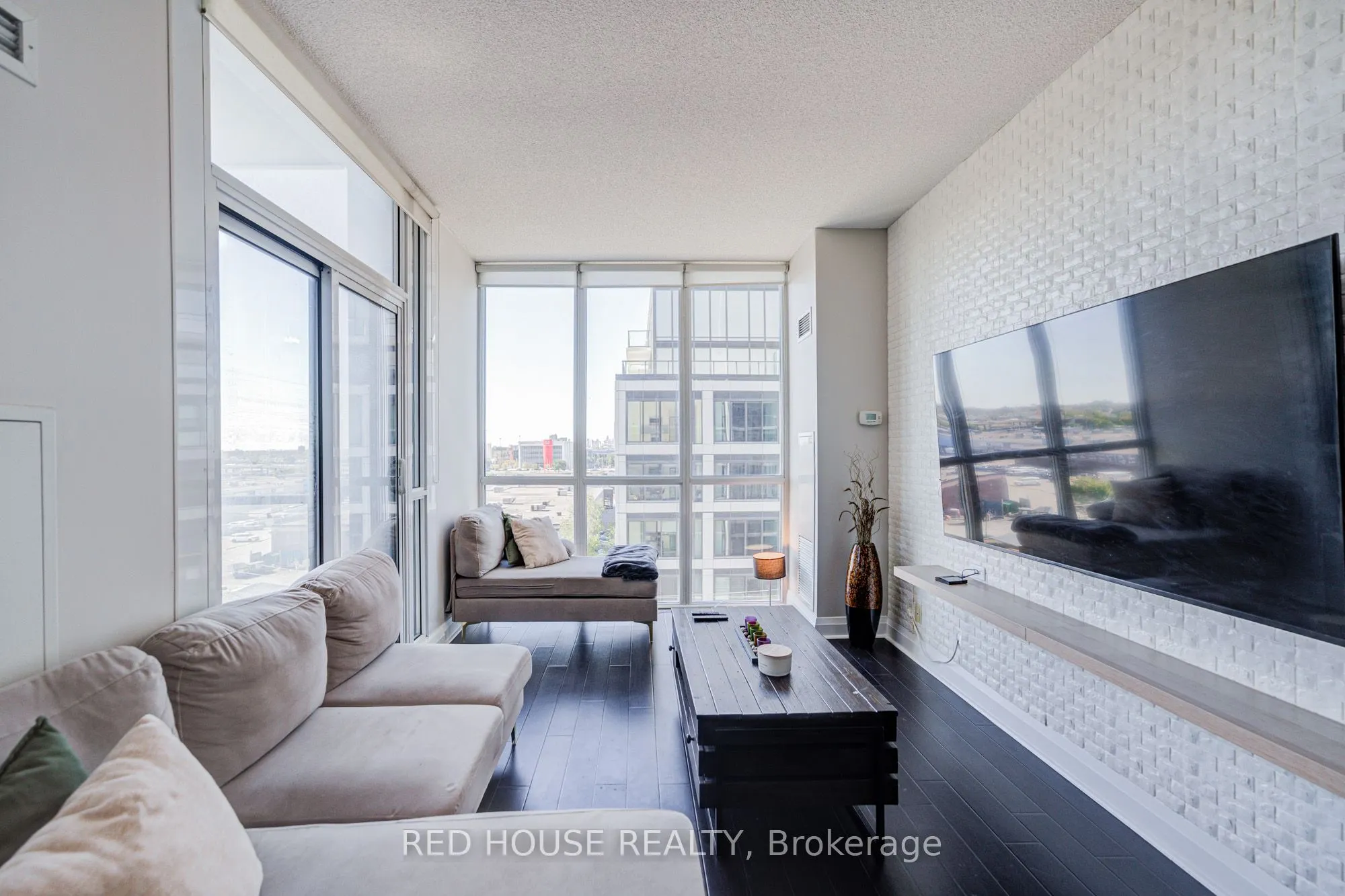 1185 The Queensway Avenue, #604