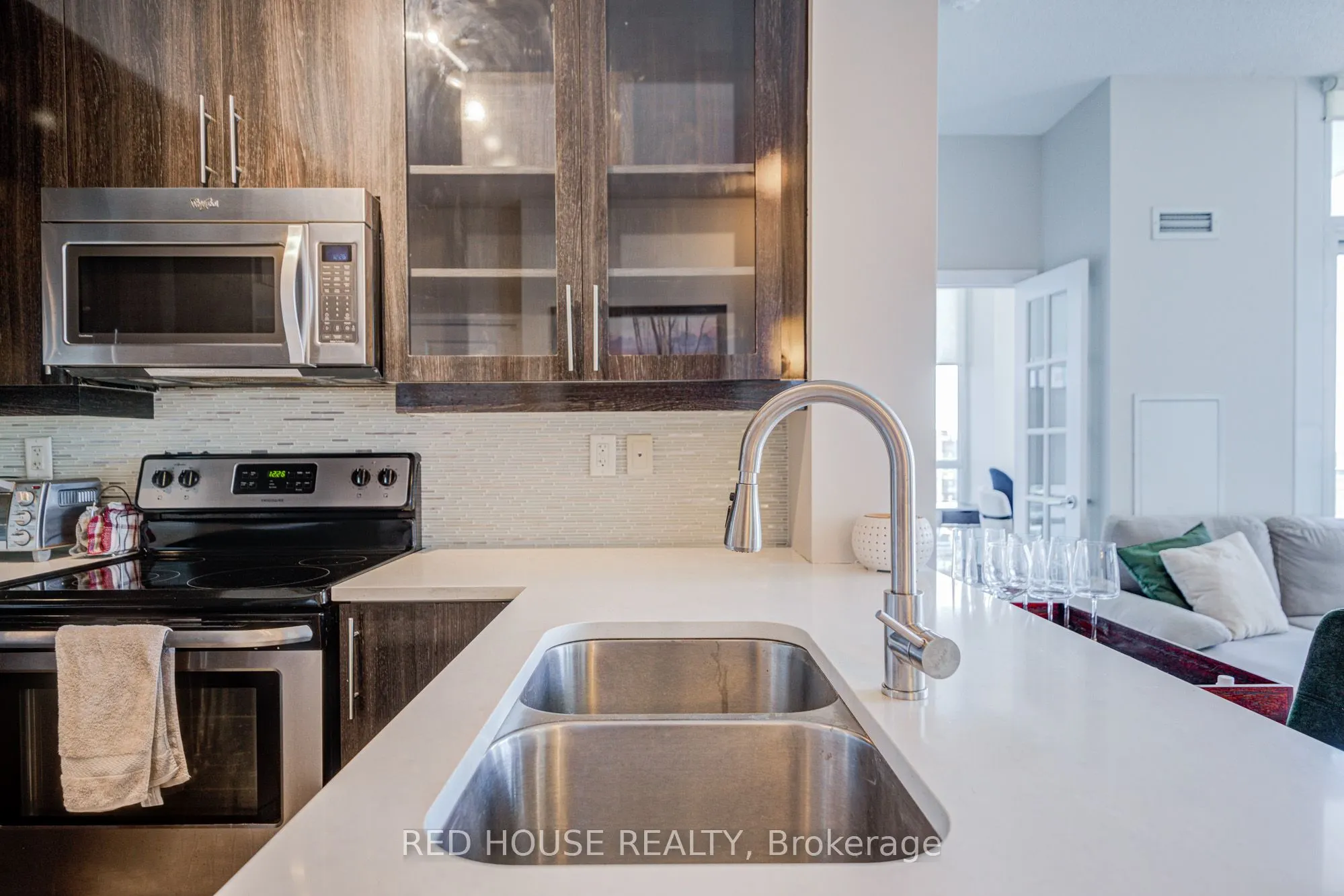 1185 The Queensway Avenue, #604