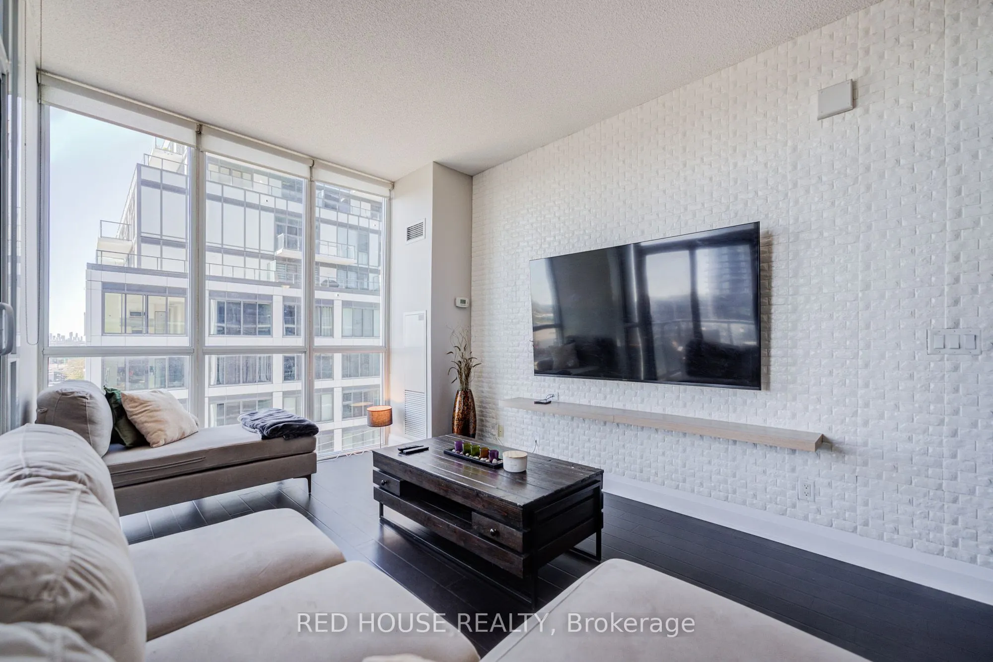 1185 The Queensway Avenue, #604