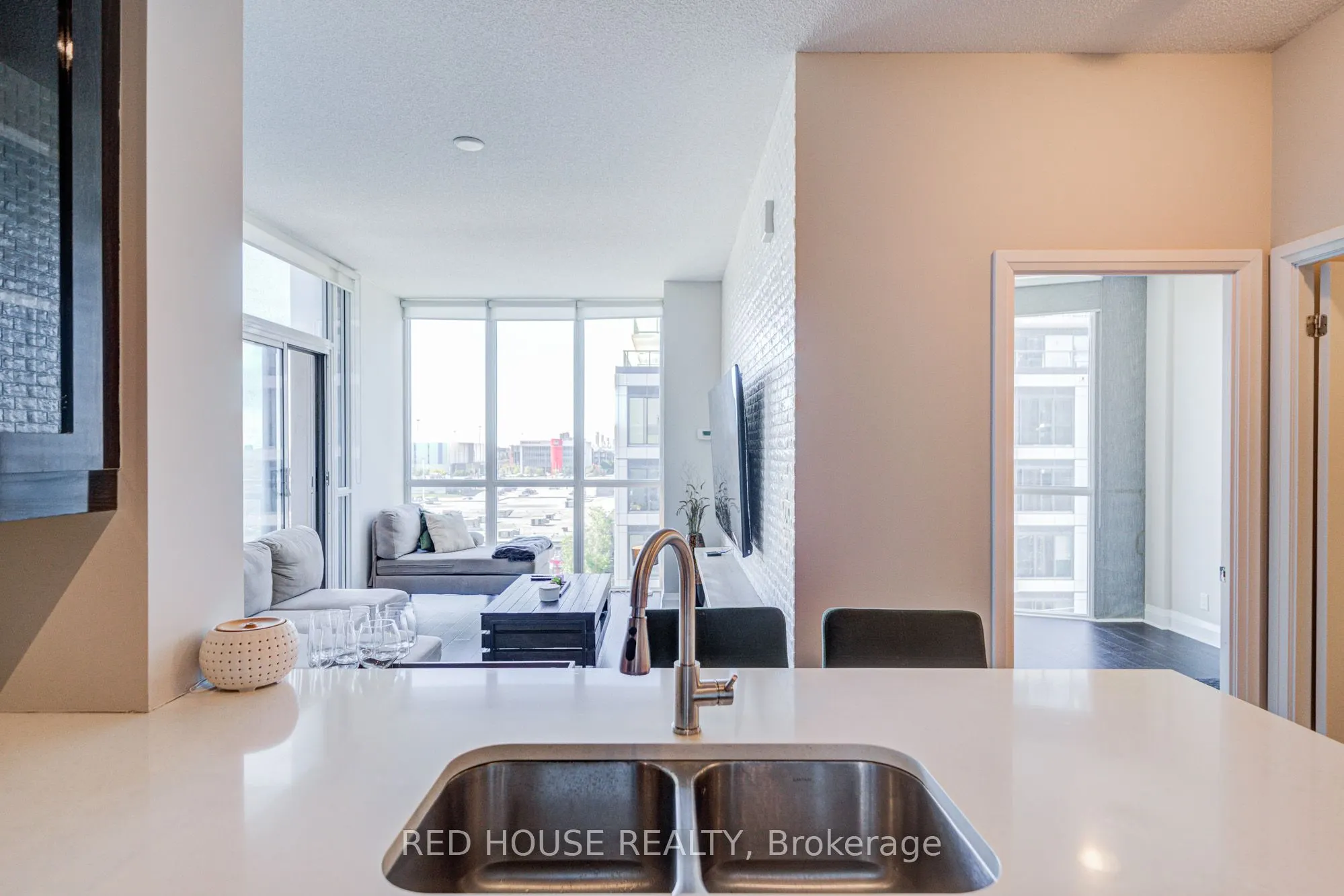 1185 The Queensway Avenue, #604