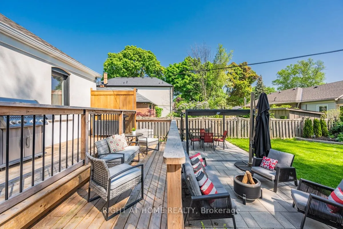 205 Prince Edward Drive S