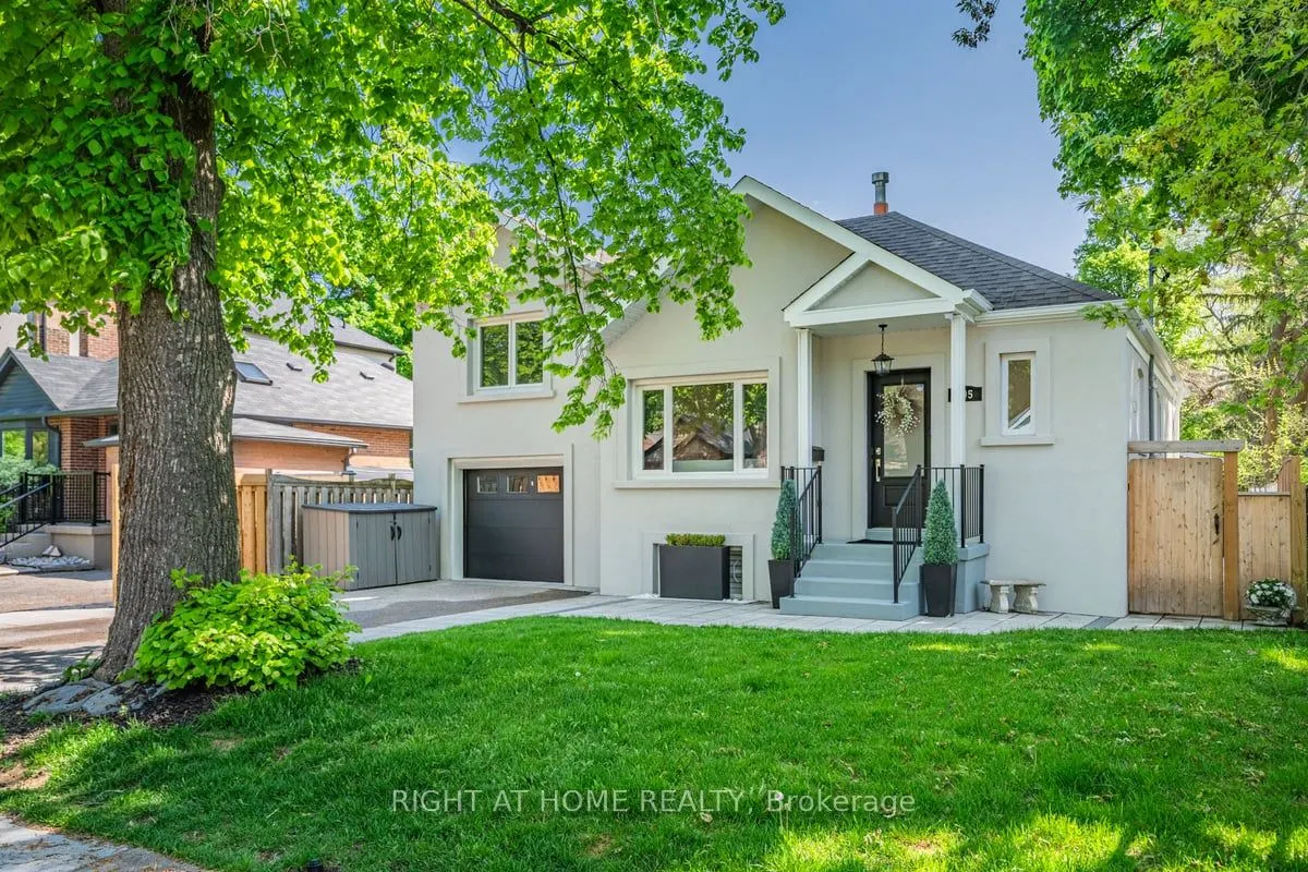 205 Prince Edward Drive S
