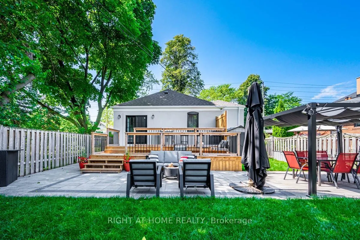 205 Prince Edward Drive S
