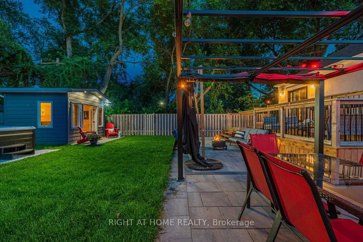 205 Prince Edward Drive S