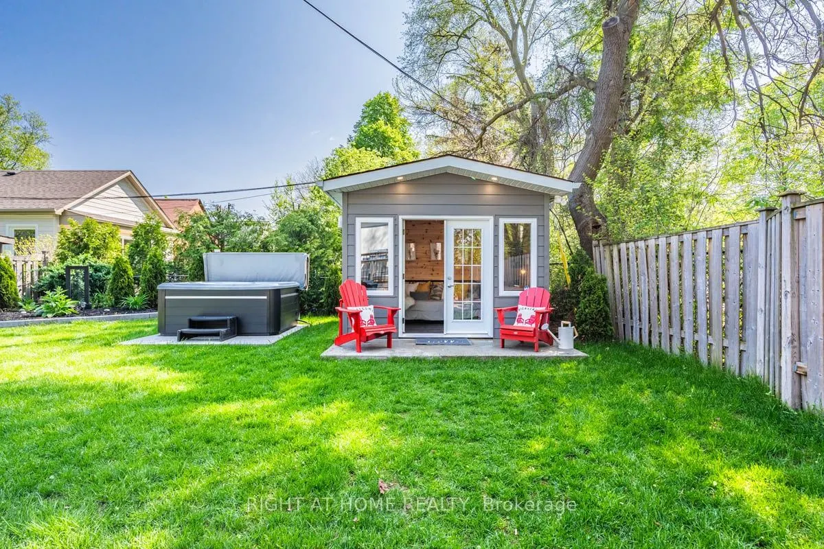 205 Prince Edward Drive S