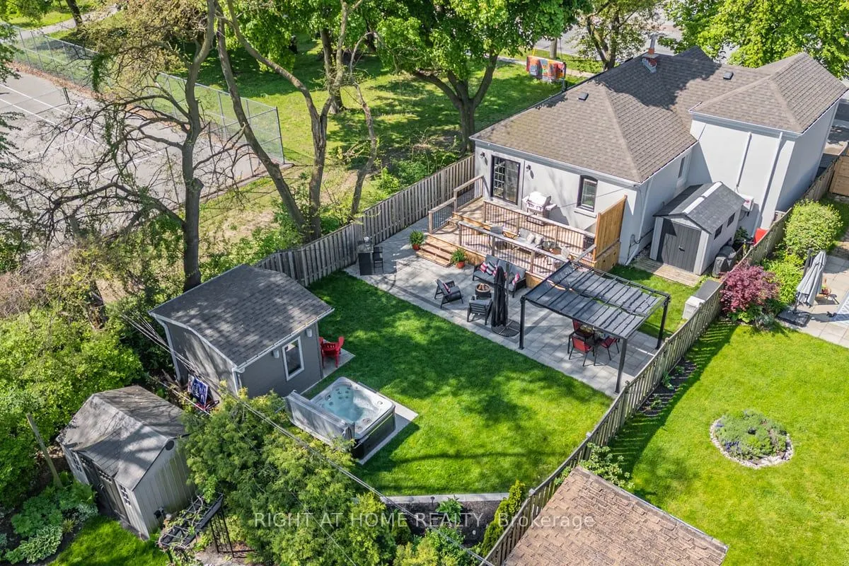 205 Prince Edward Drive S