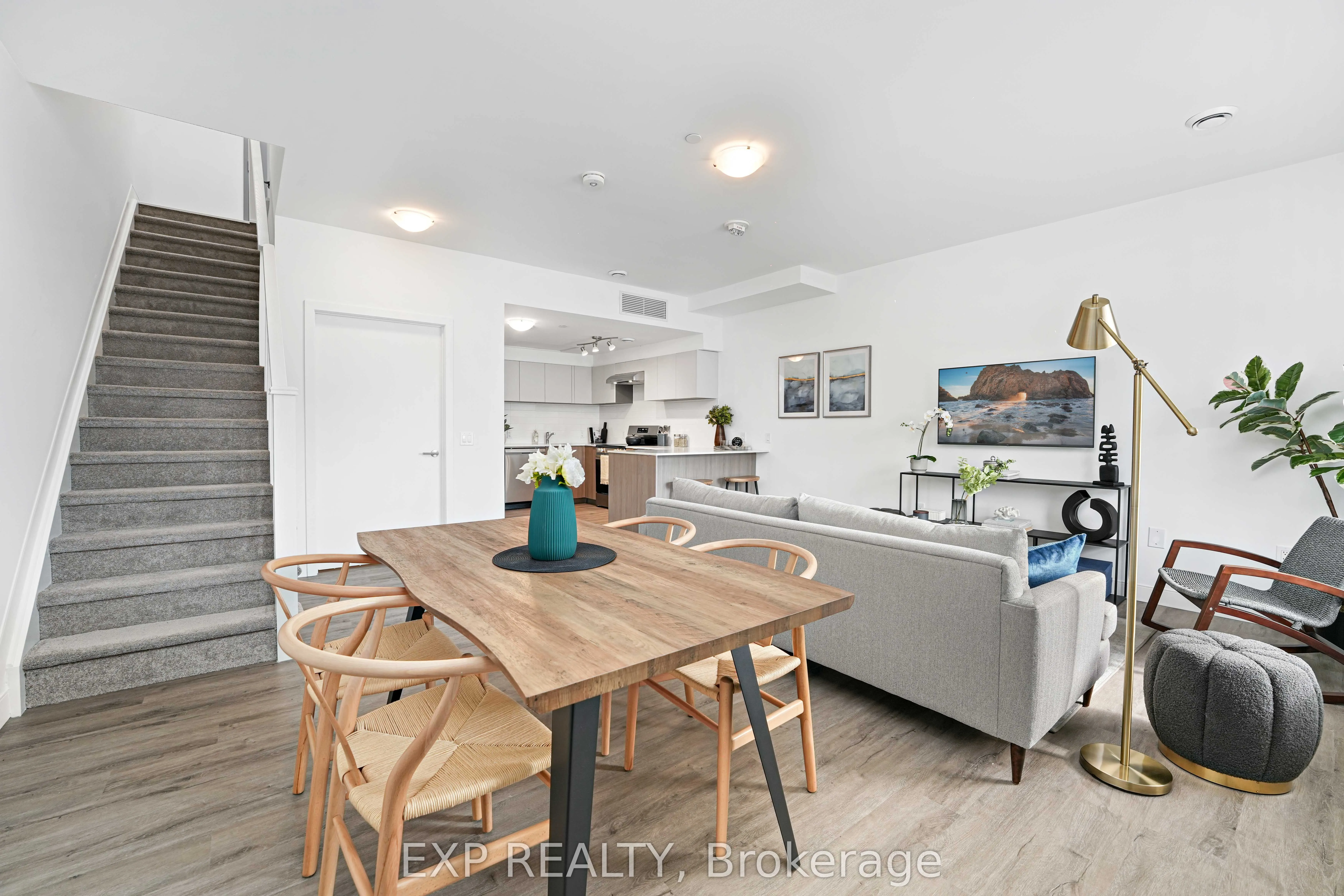 100 Manett Crescent, #TH2