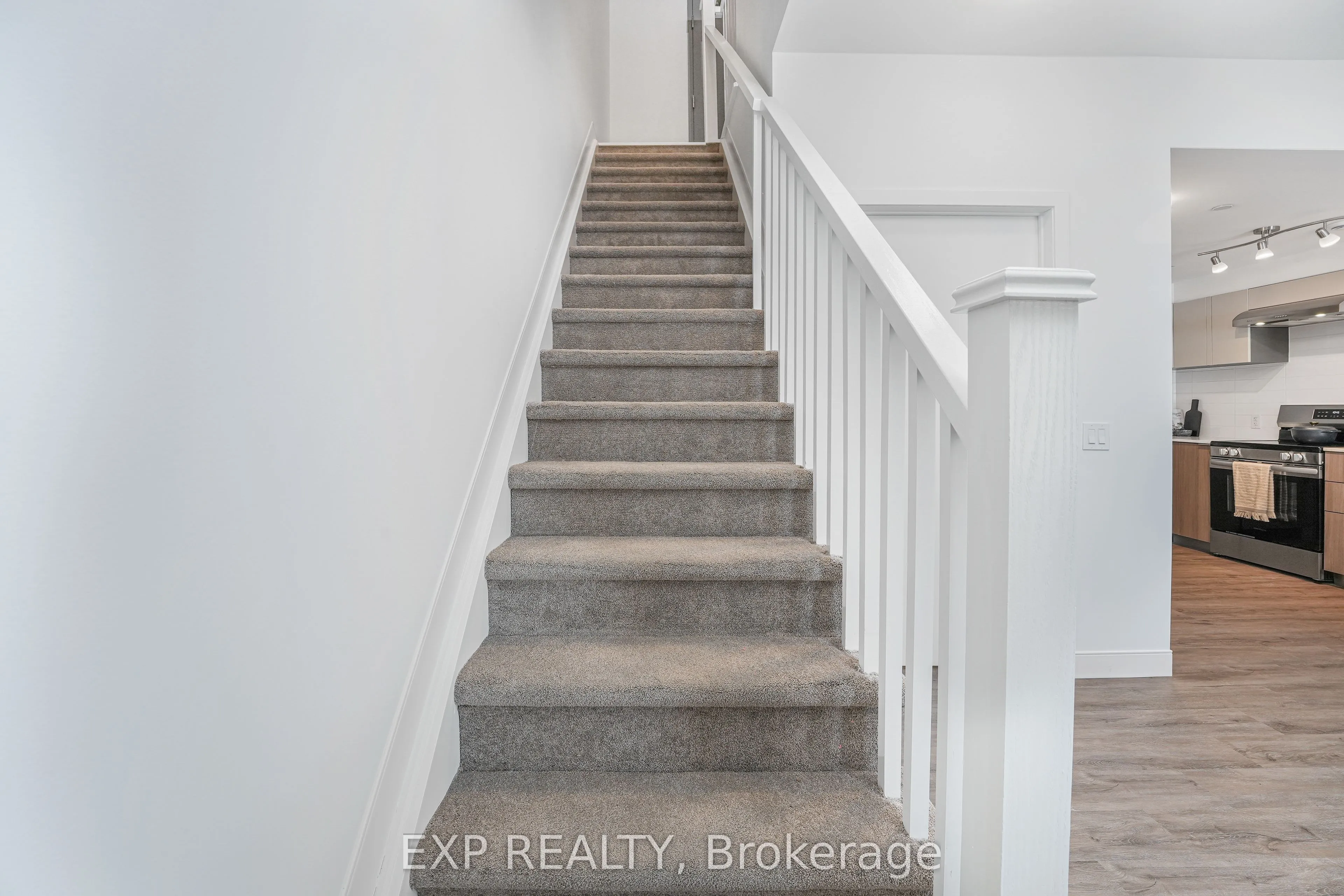 100 Manett Crescent, #TH2