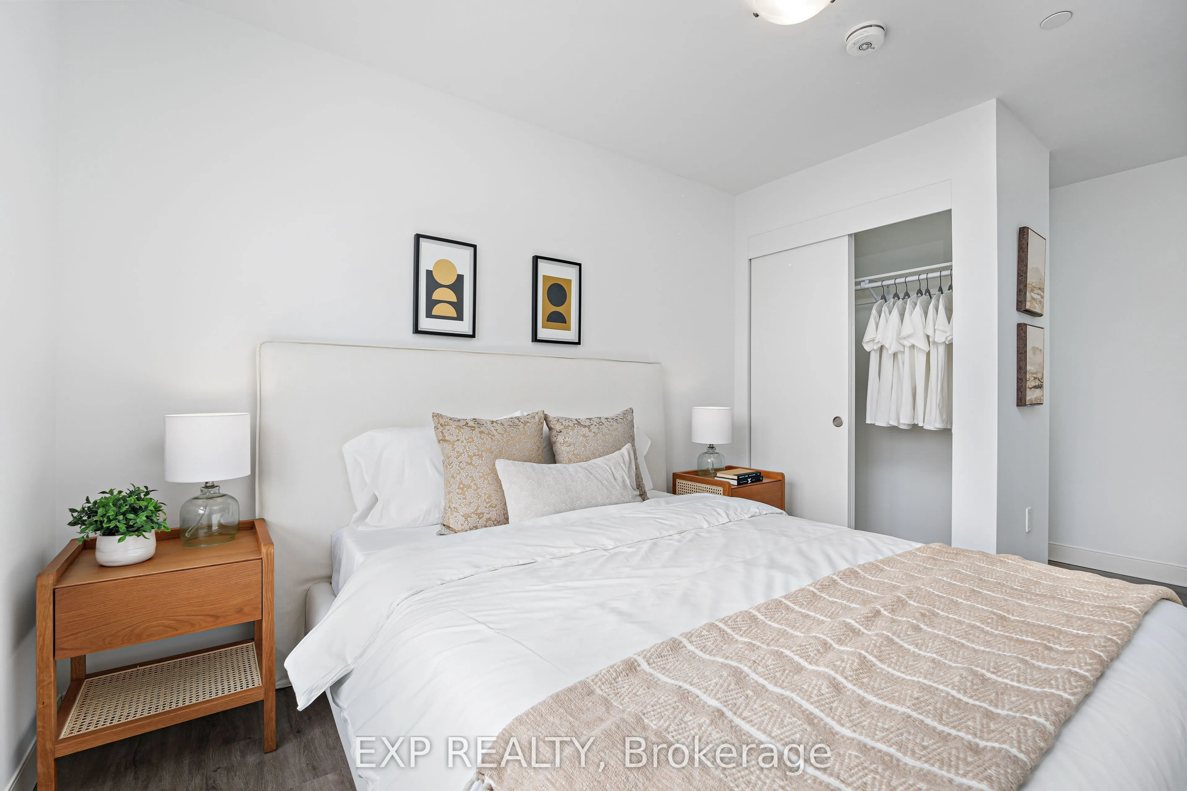 100 Manett Crescent, #TH2