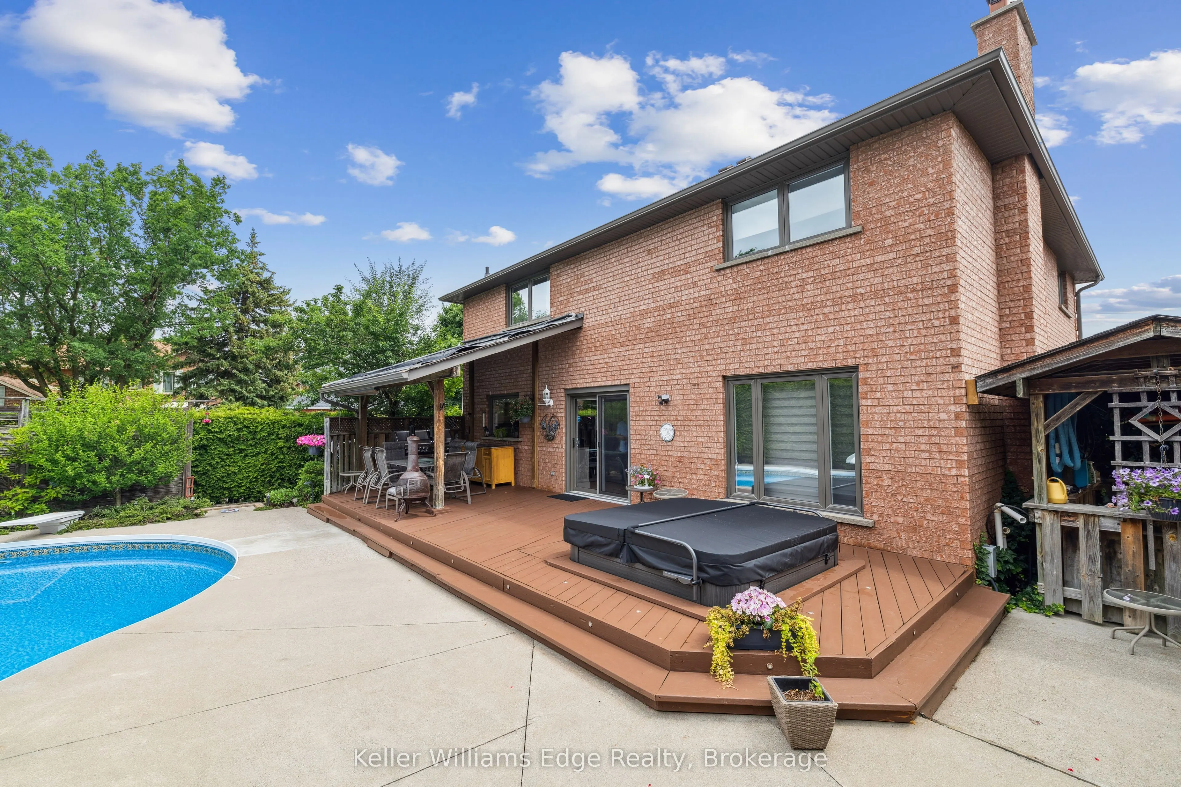 1121 Manor Road