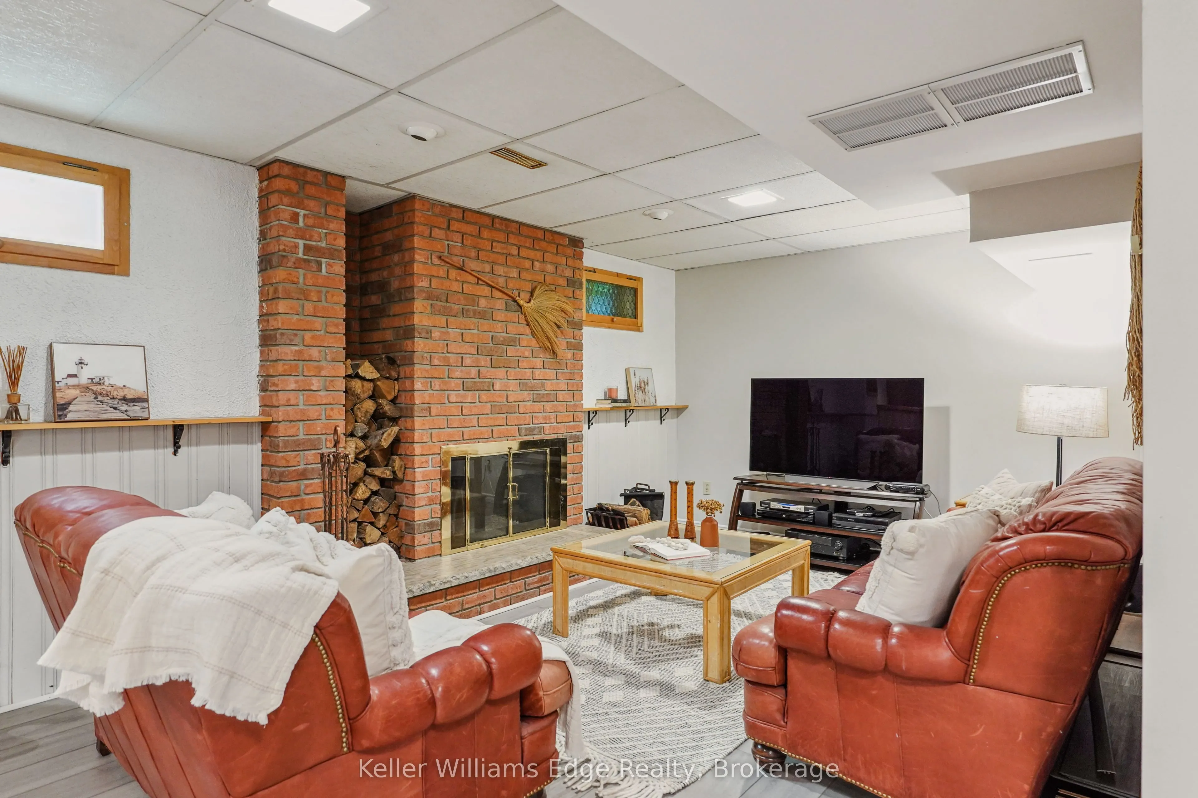 1121 Manor Road
