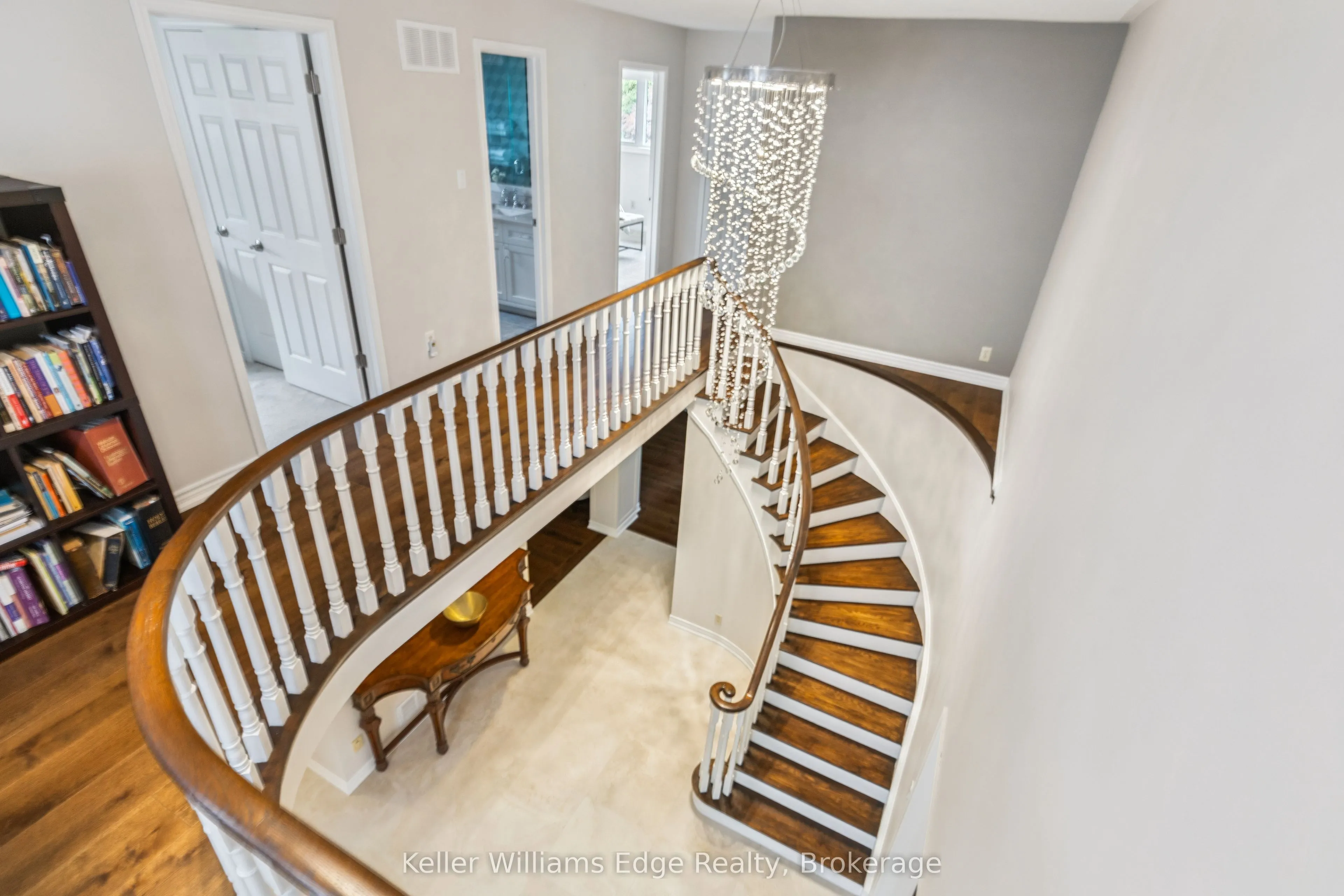 1121 Manor Road