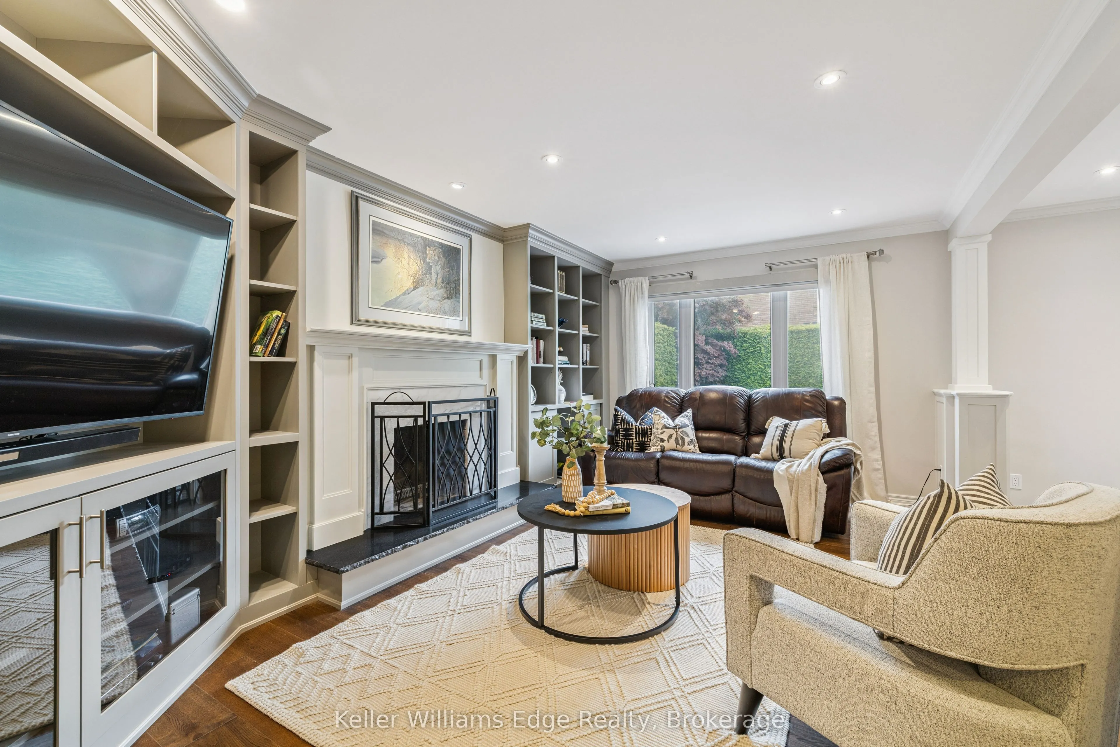 1121 Manor Road