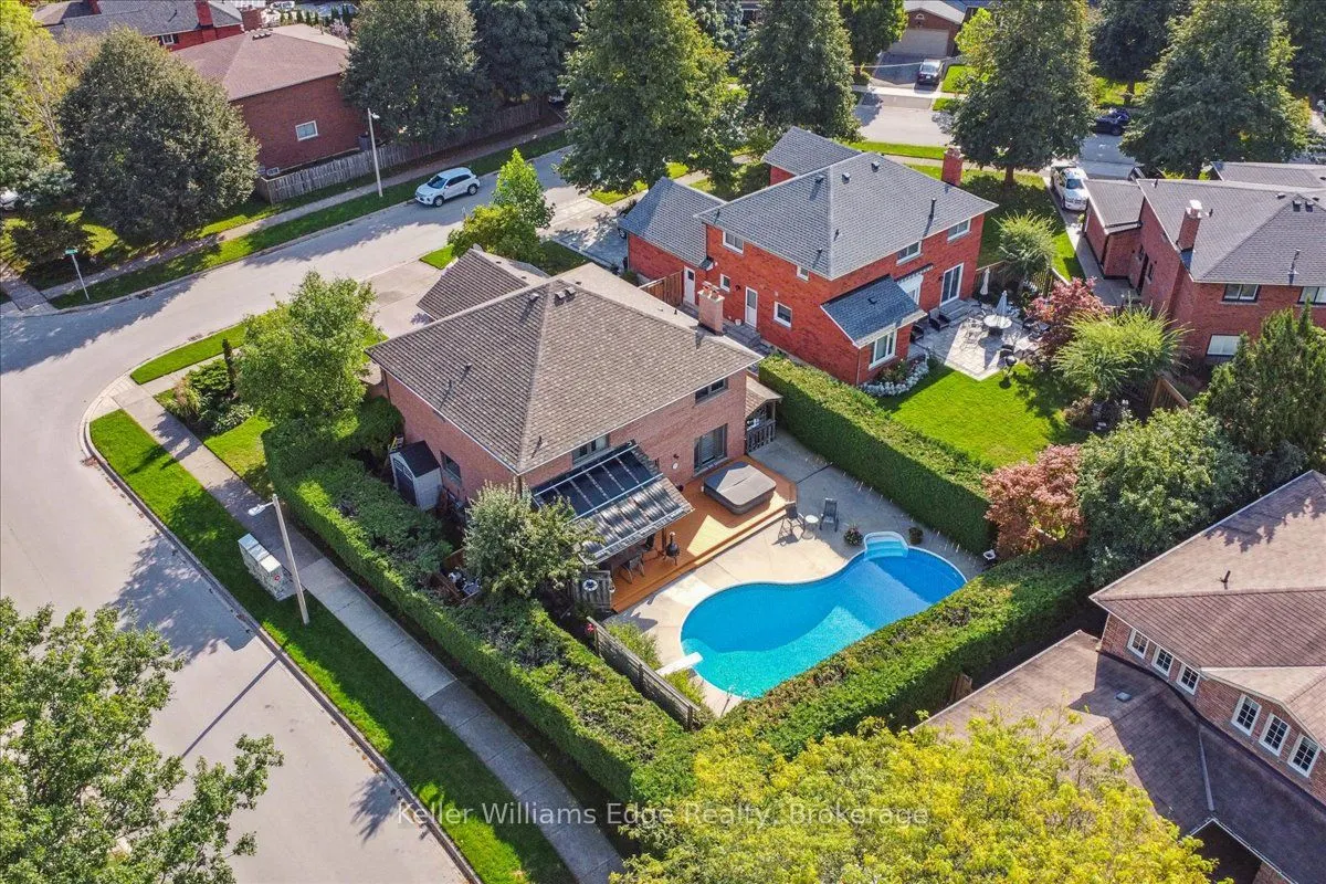 1121 Manor Road