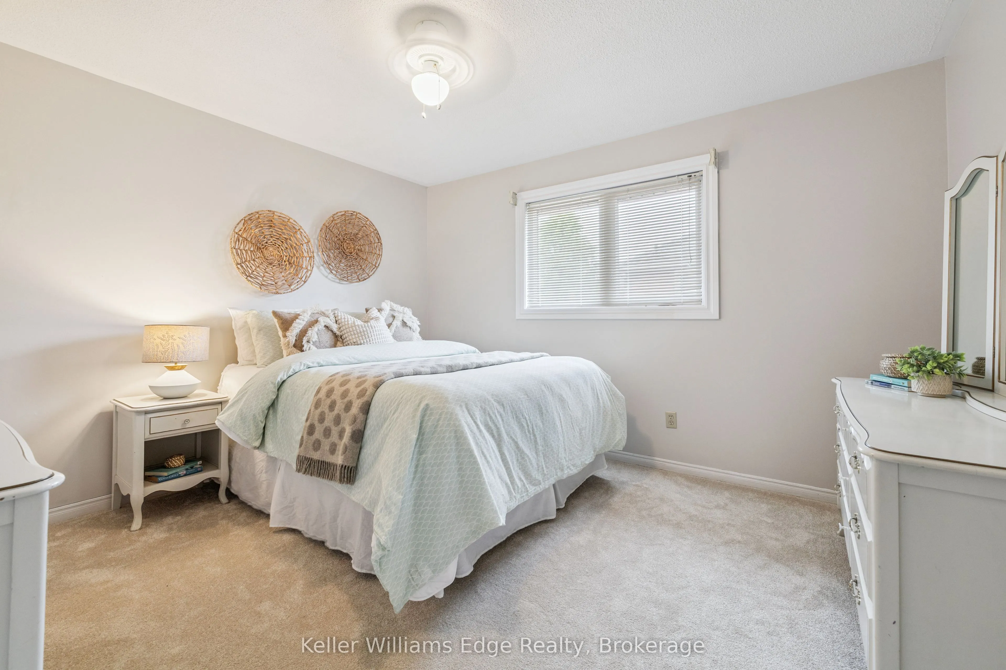 1121 Manor Road