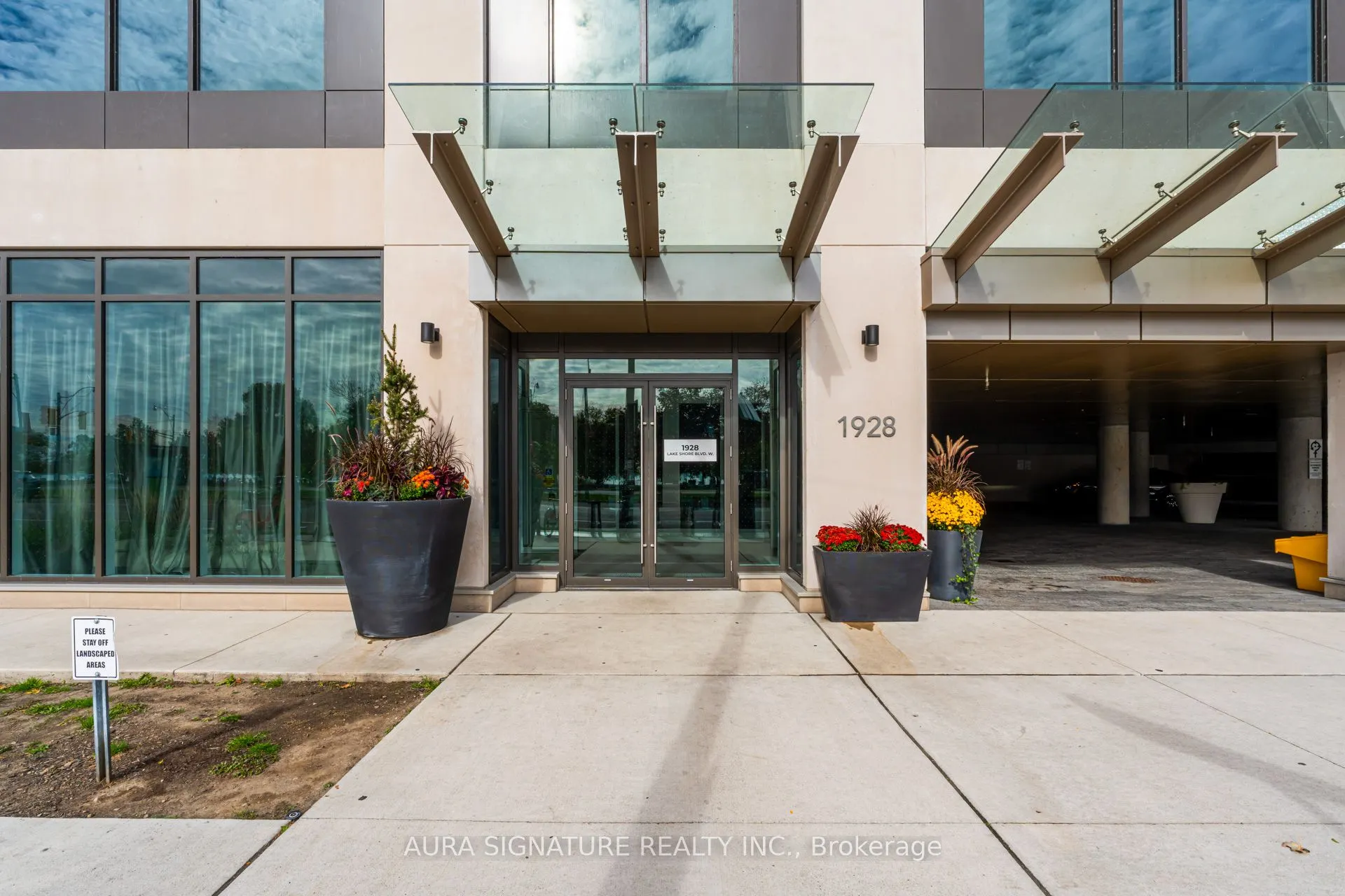 1928 Lake Shore Boulevard W, #2205