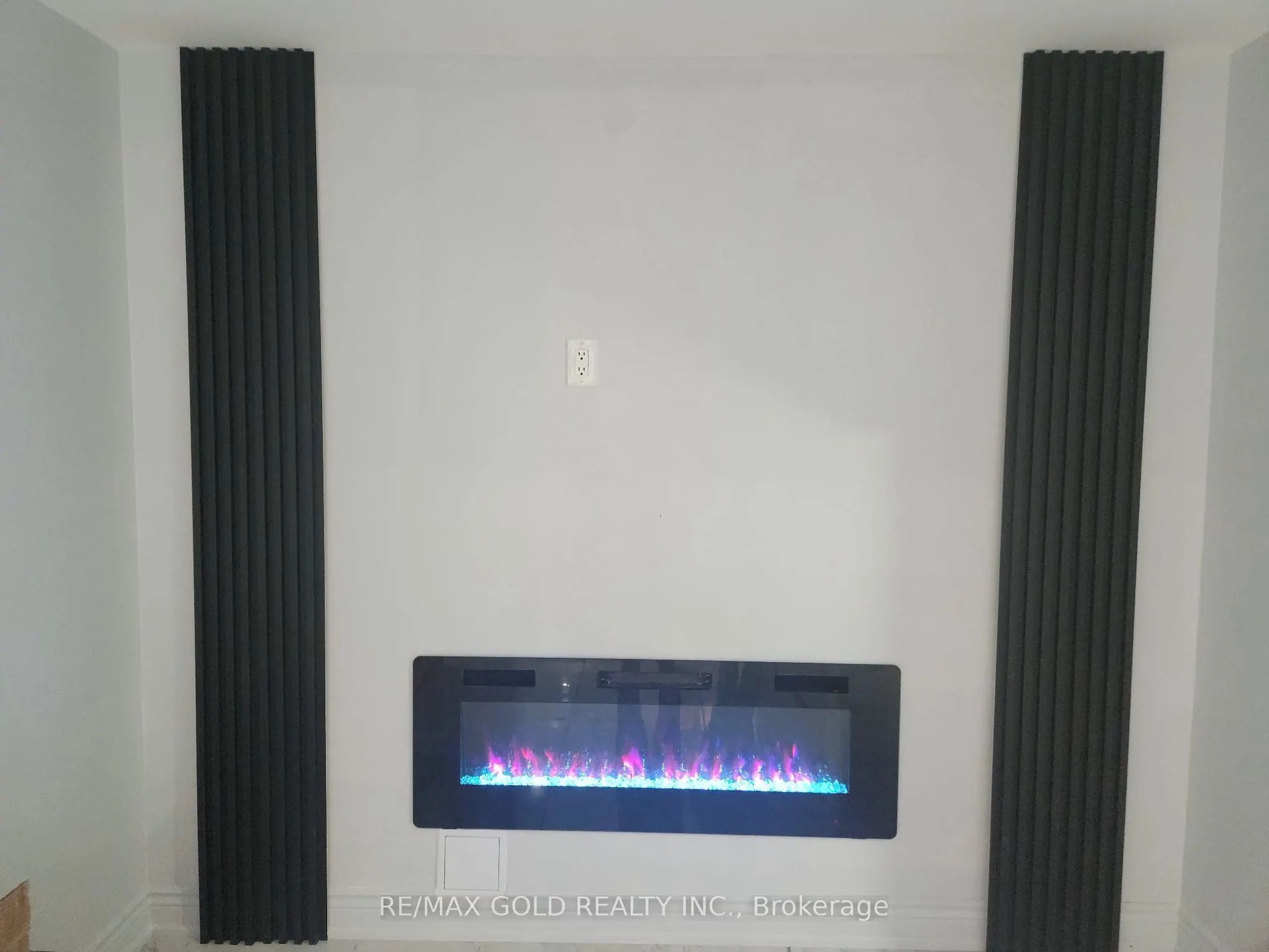 5349 Tenth Line W, #Basement