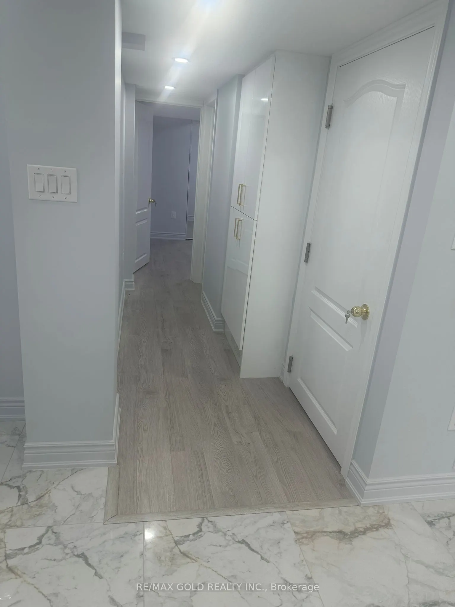 5349 Tenth Line W, #Basement
