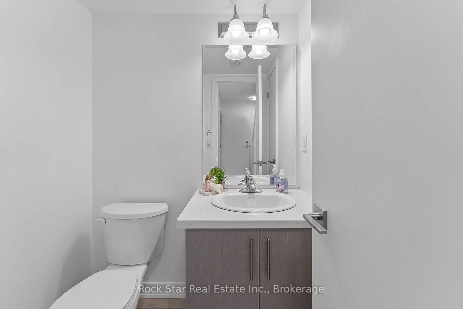 185 Veterans Drive, #5