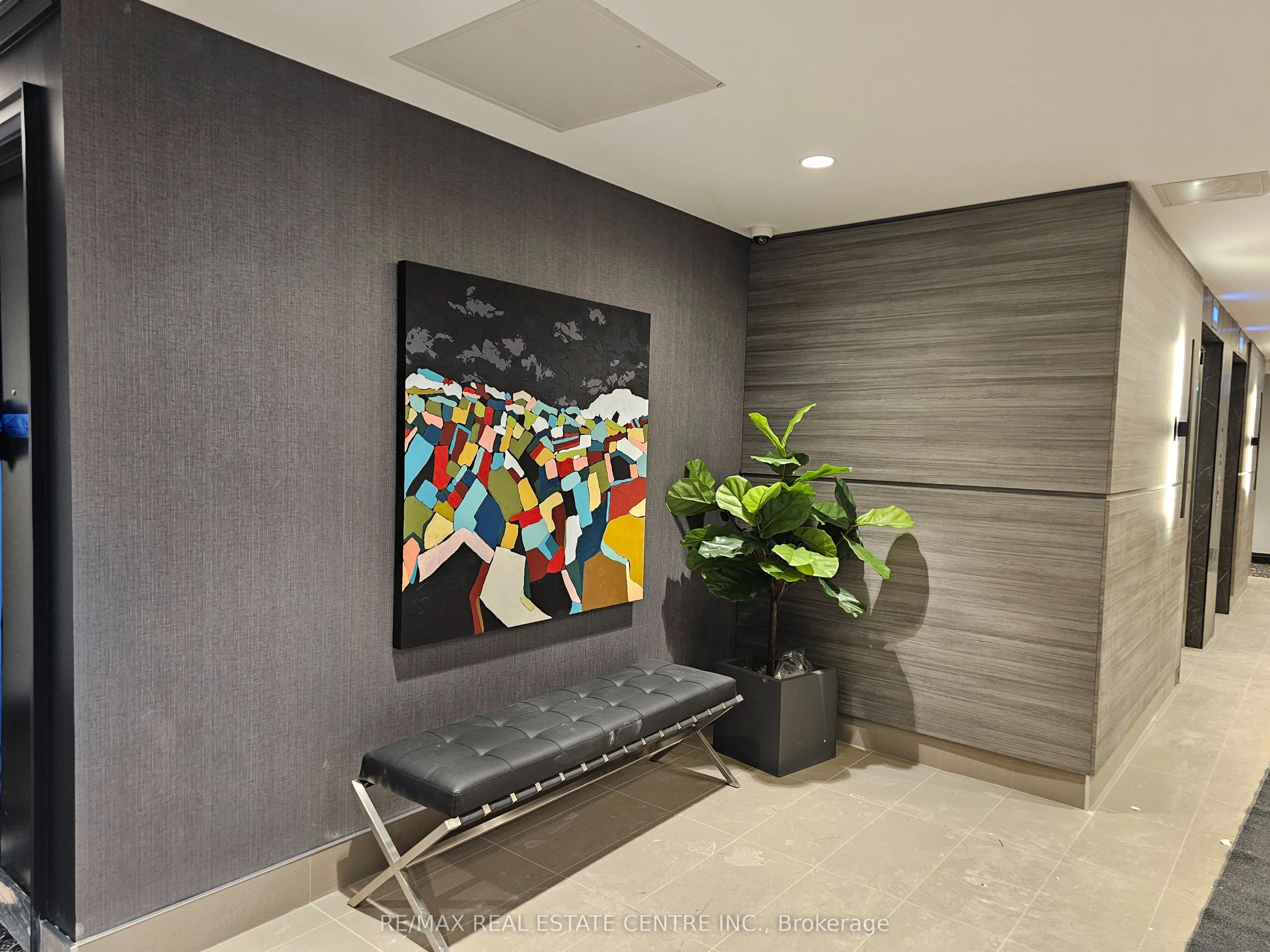 470 Gordon Krantz Avenue, #101