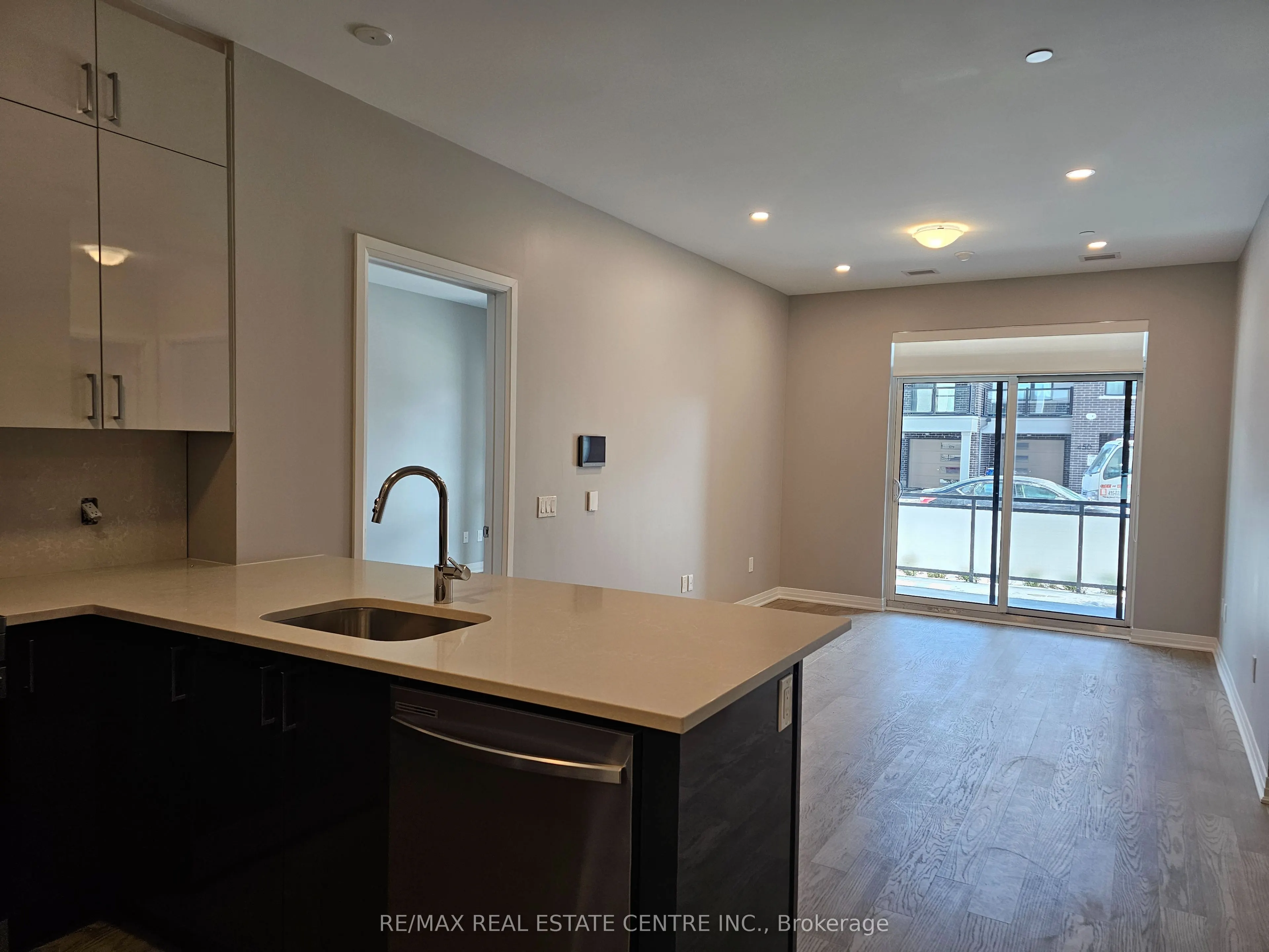 470 Gordon Krantz Avenue, #101