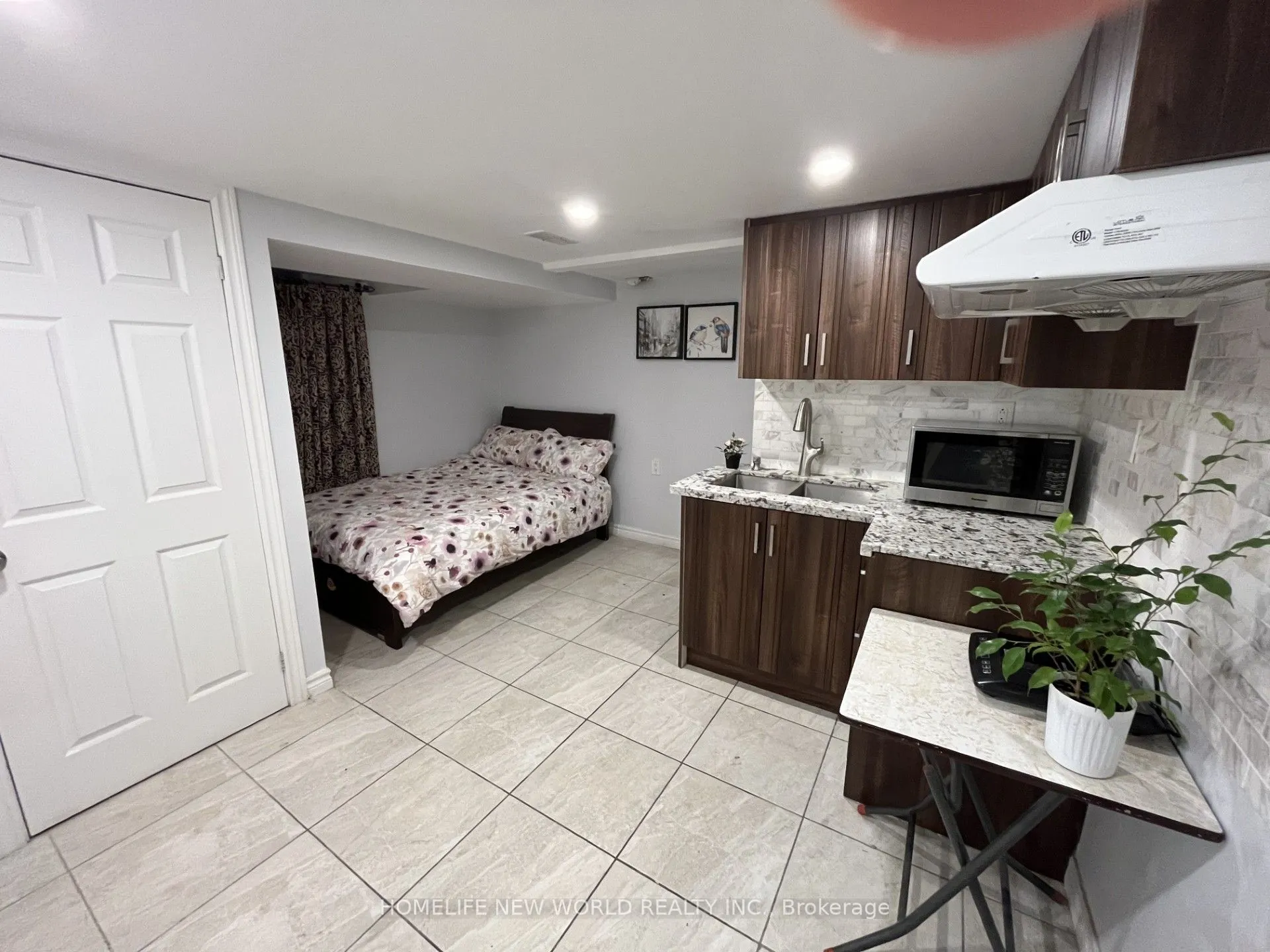 2466 St Clair Avenue W, #Bsmt 01