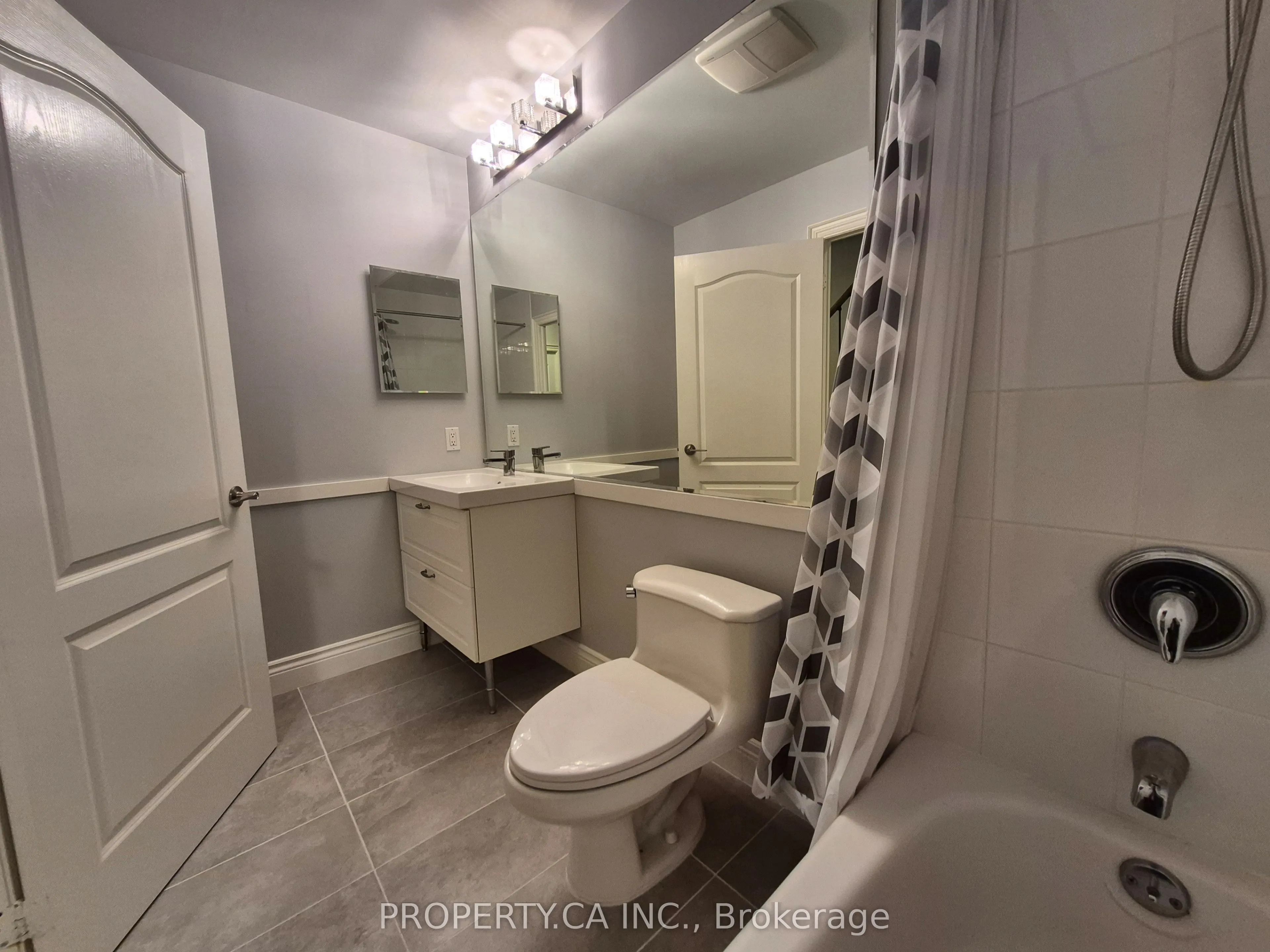 2111 Lake Shore Boulevard W, #Th7