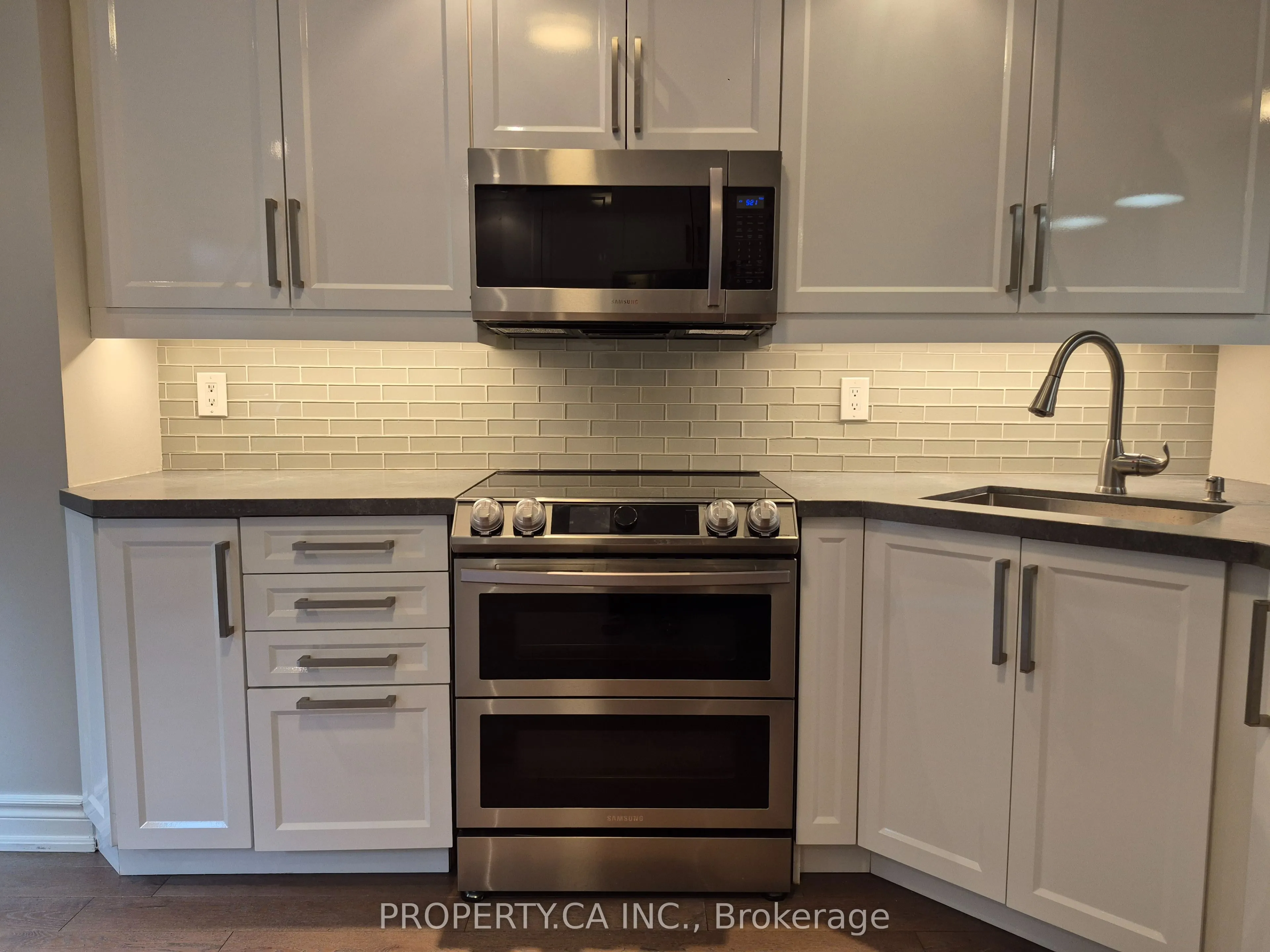 2111 Lake Shore Boulevard W, #Th7