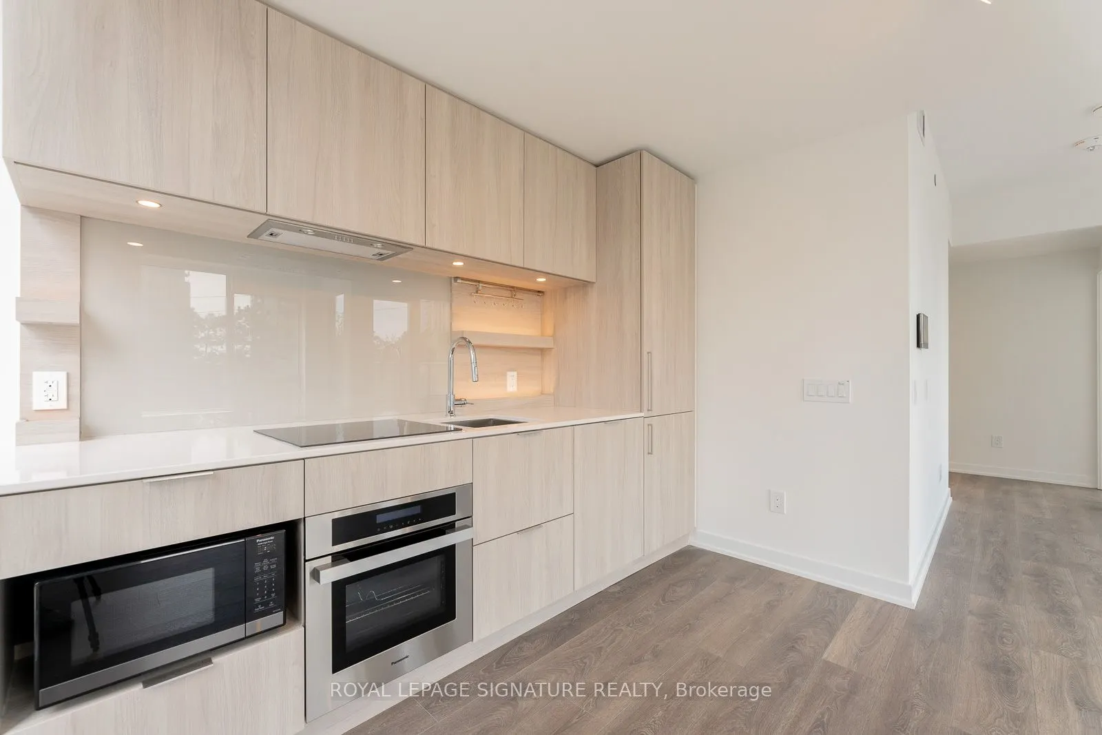 28 Ann Street, #209