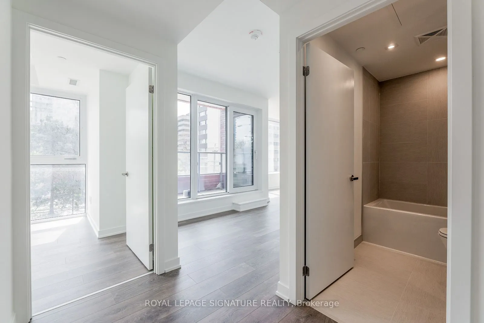 28 Ann Street, #209
