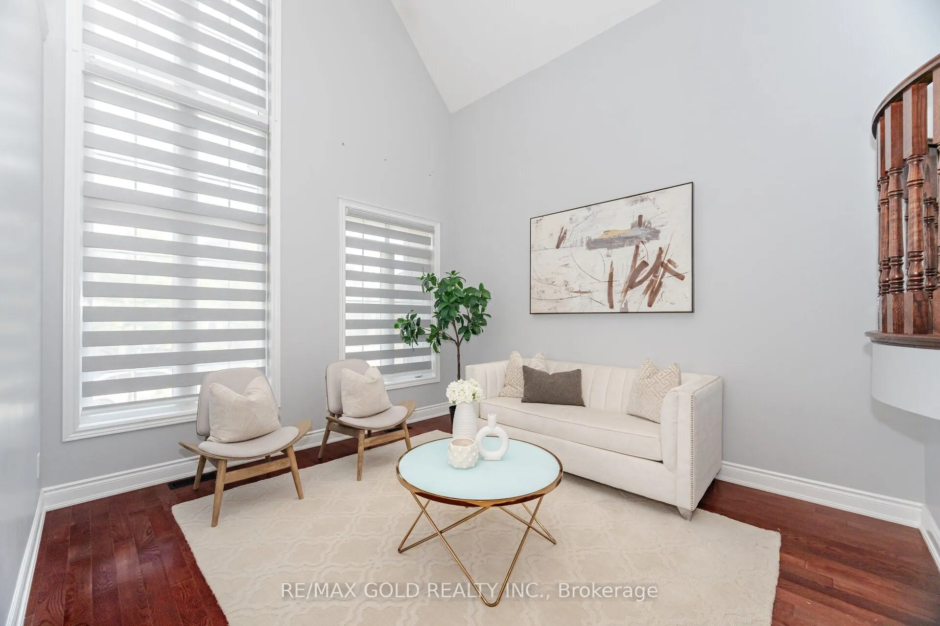 32 Eaglesprings Crescent