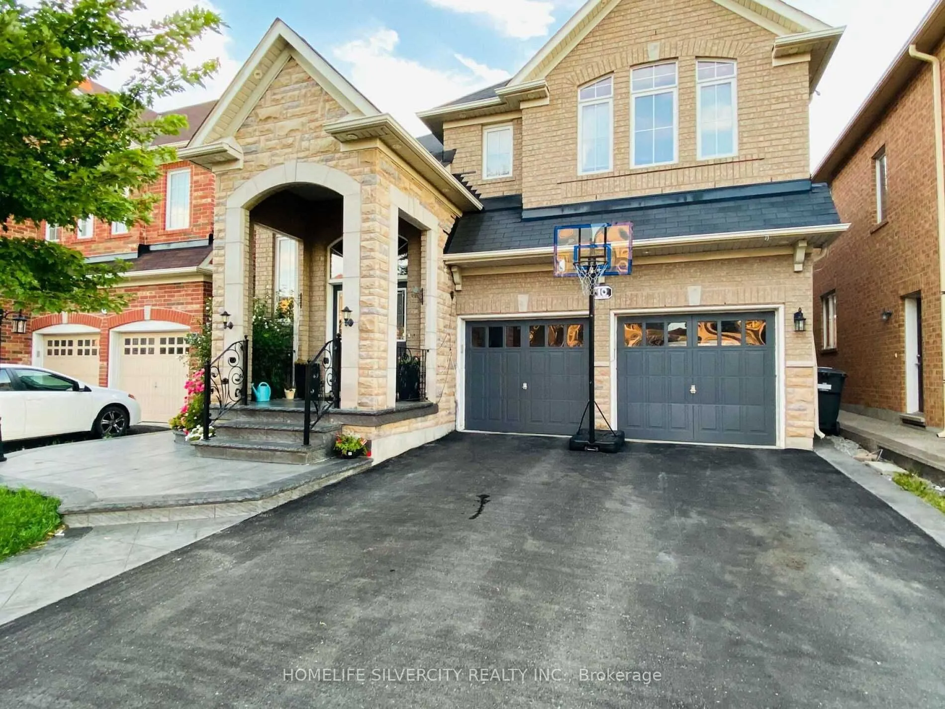 10 Bloom Drive