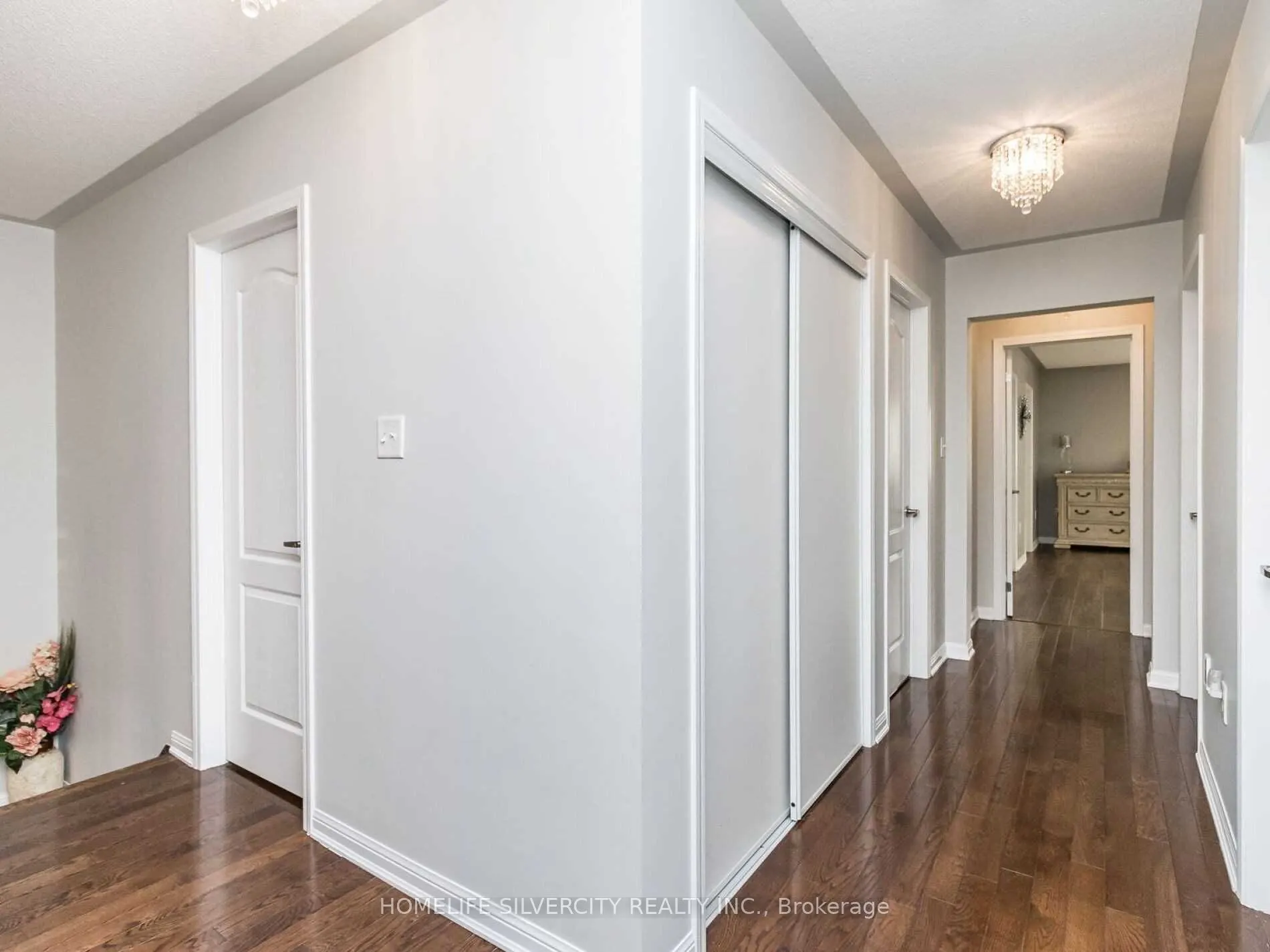 10 Bloom Drive