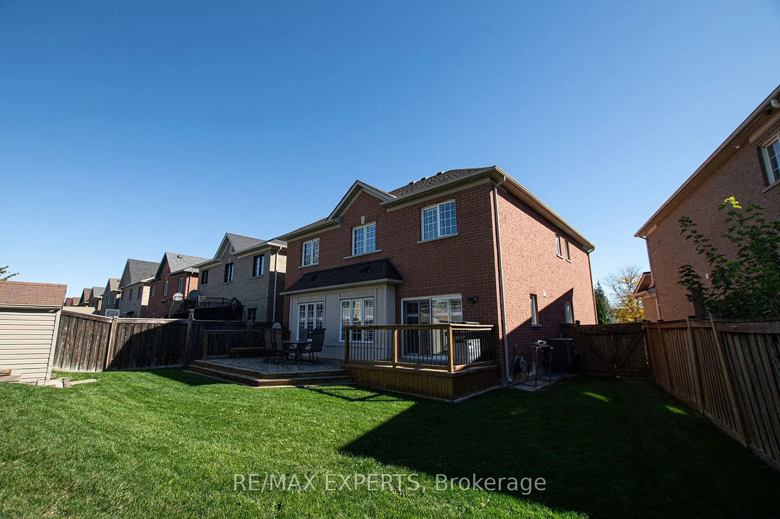 34 Laurentide Crescent