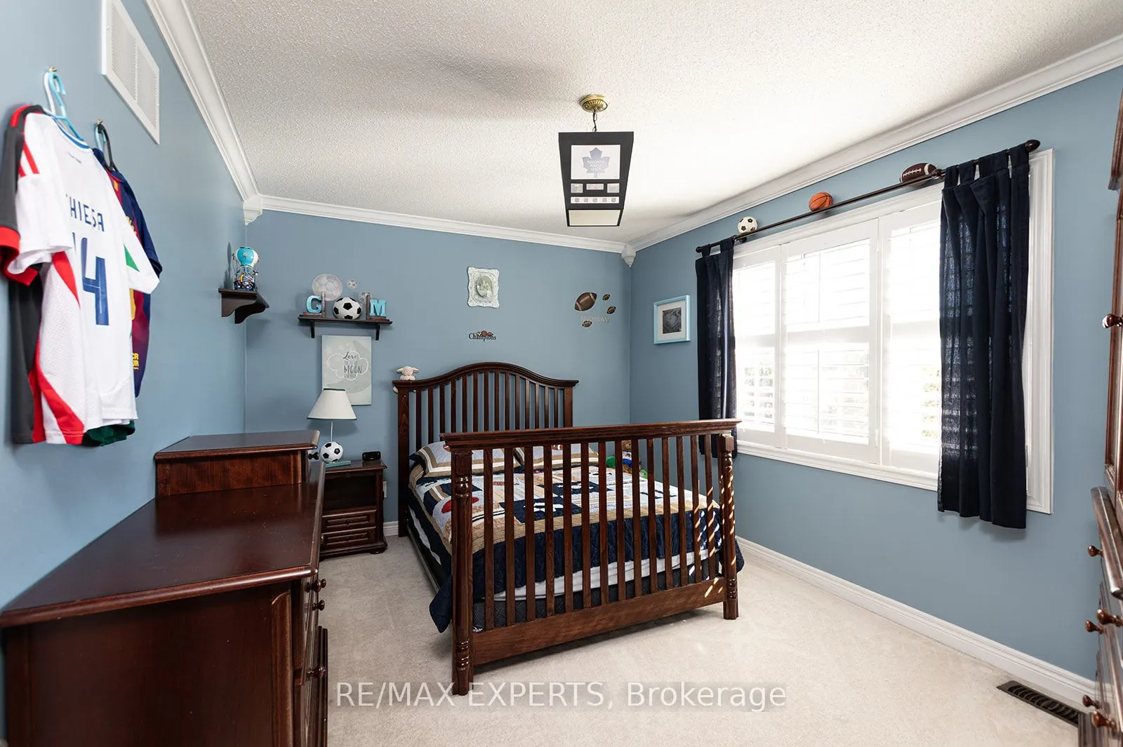 34 Laurentide Crescent
