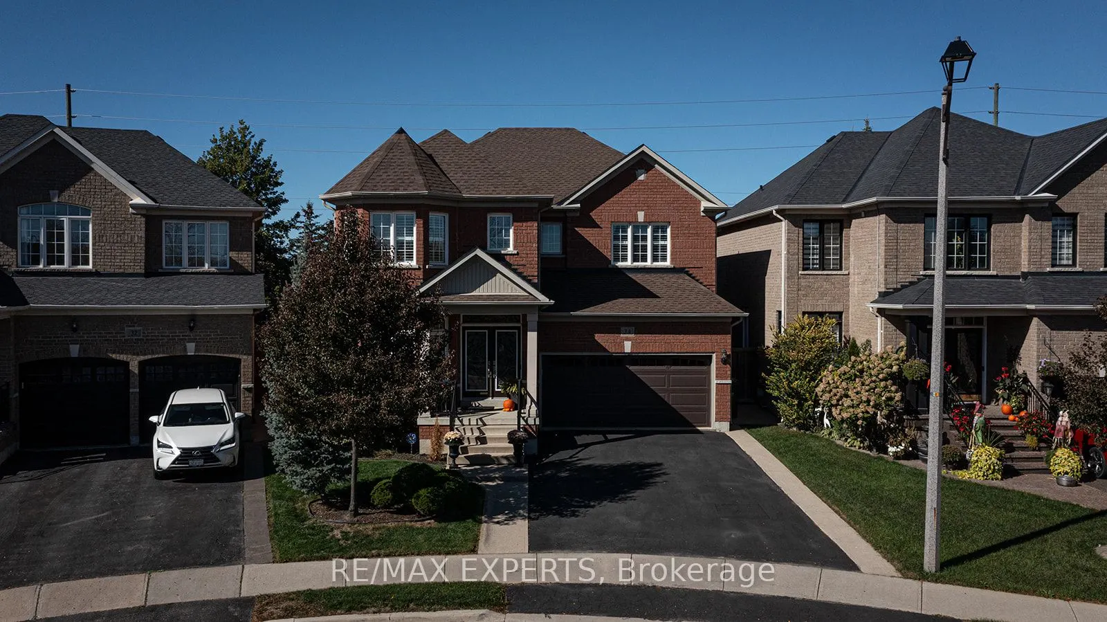 34 Laurentide Crescent